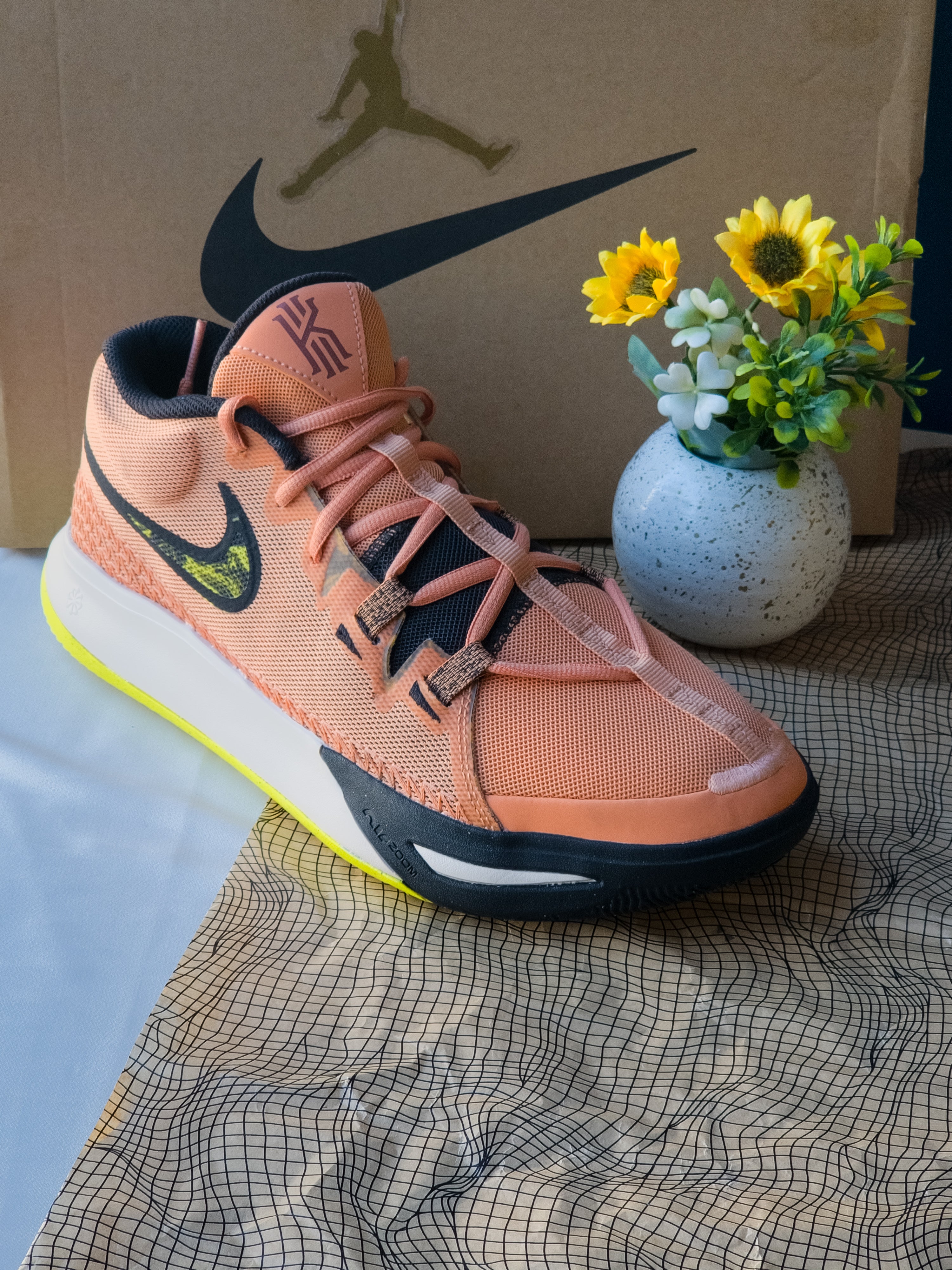 NIKE