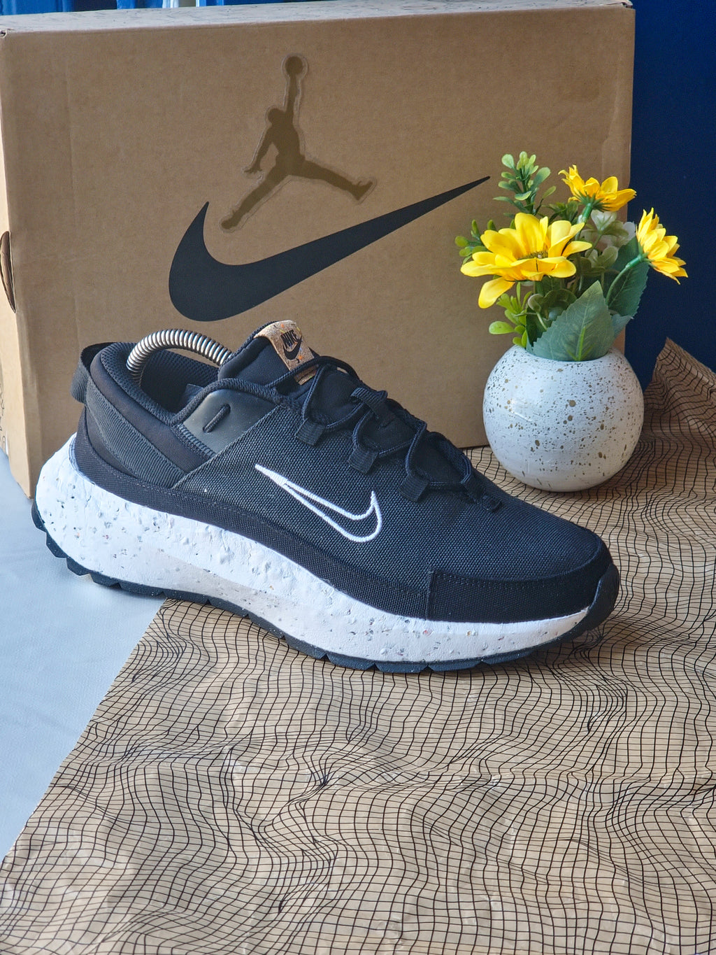 NIKE