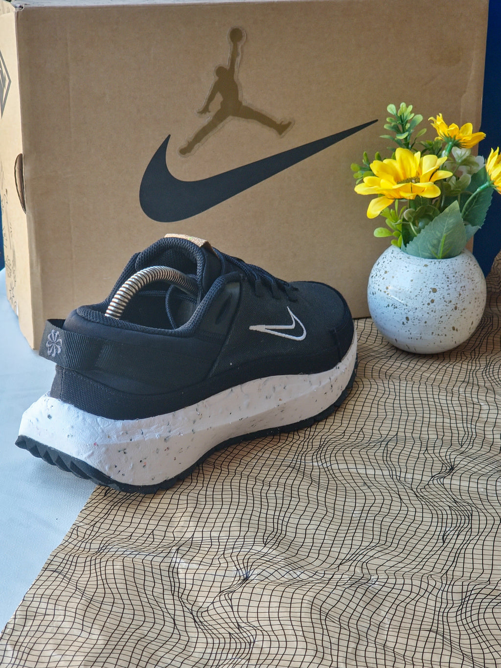 NIKE