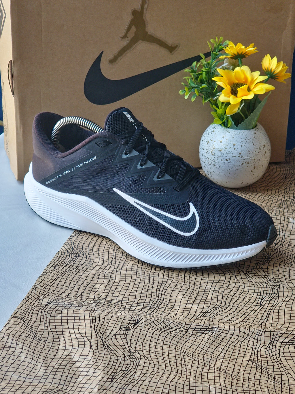 NIKE