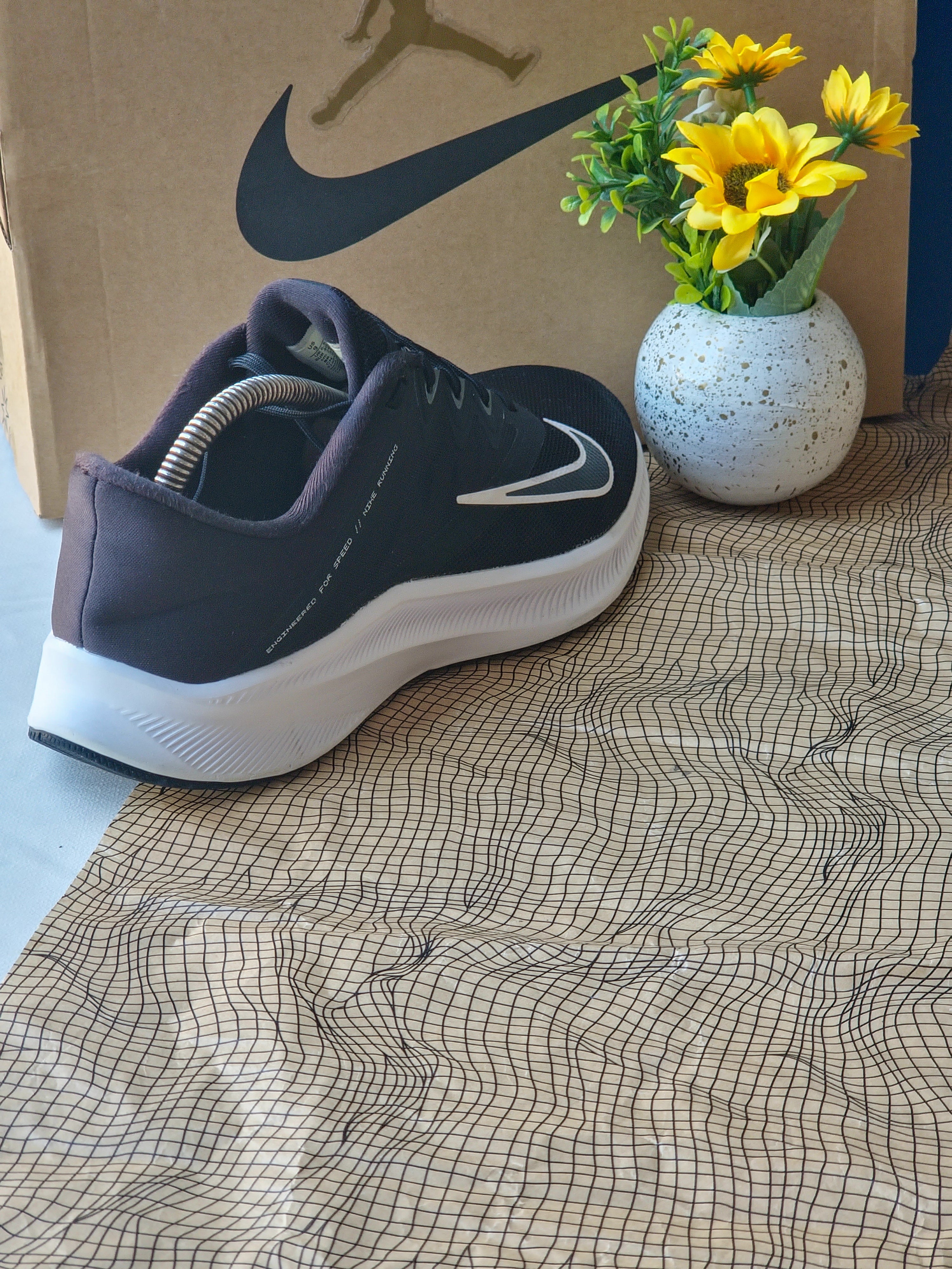 NIKE