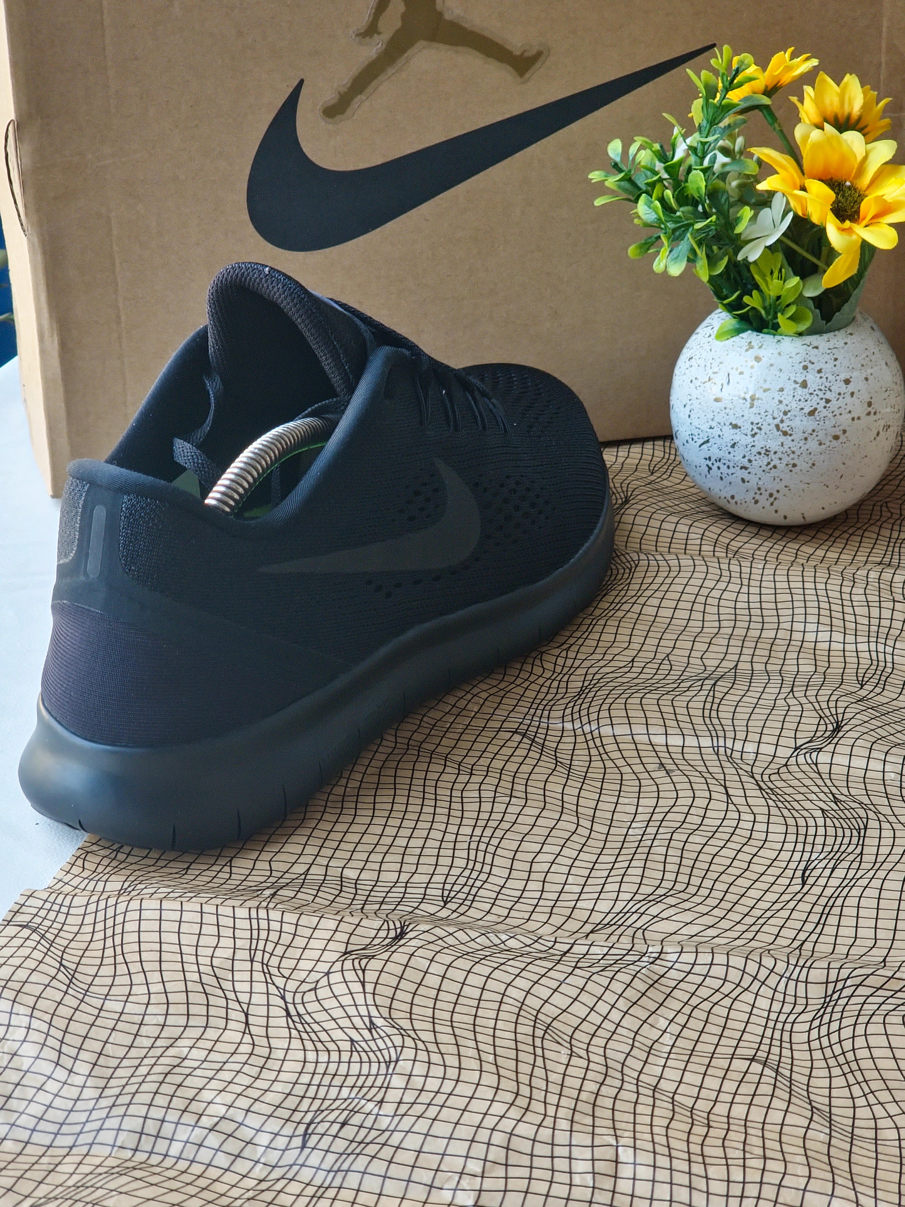NIKE