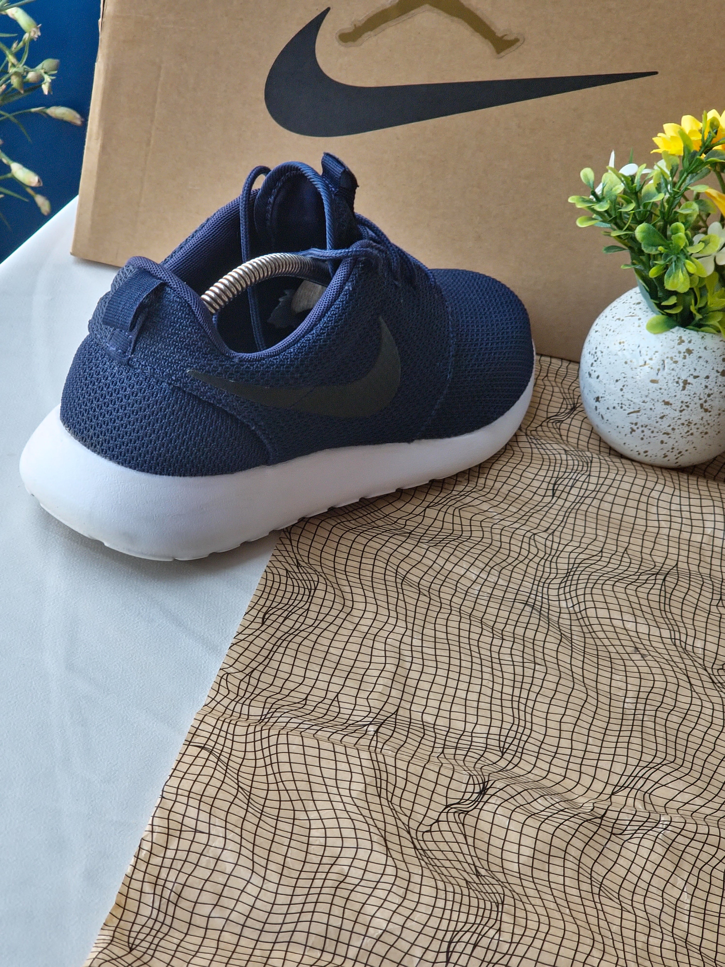 NIKE