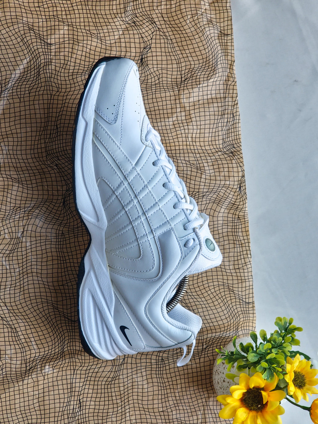 NIKE