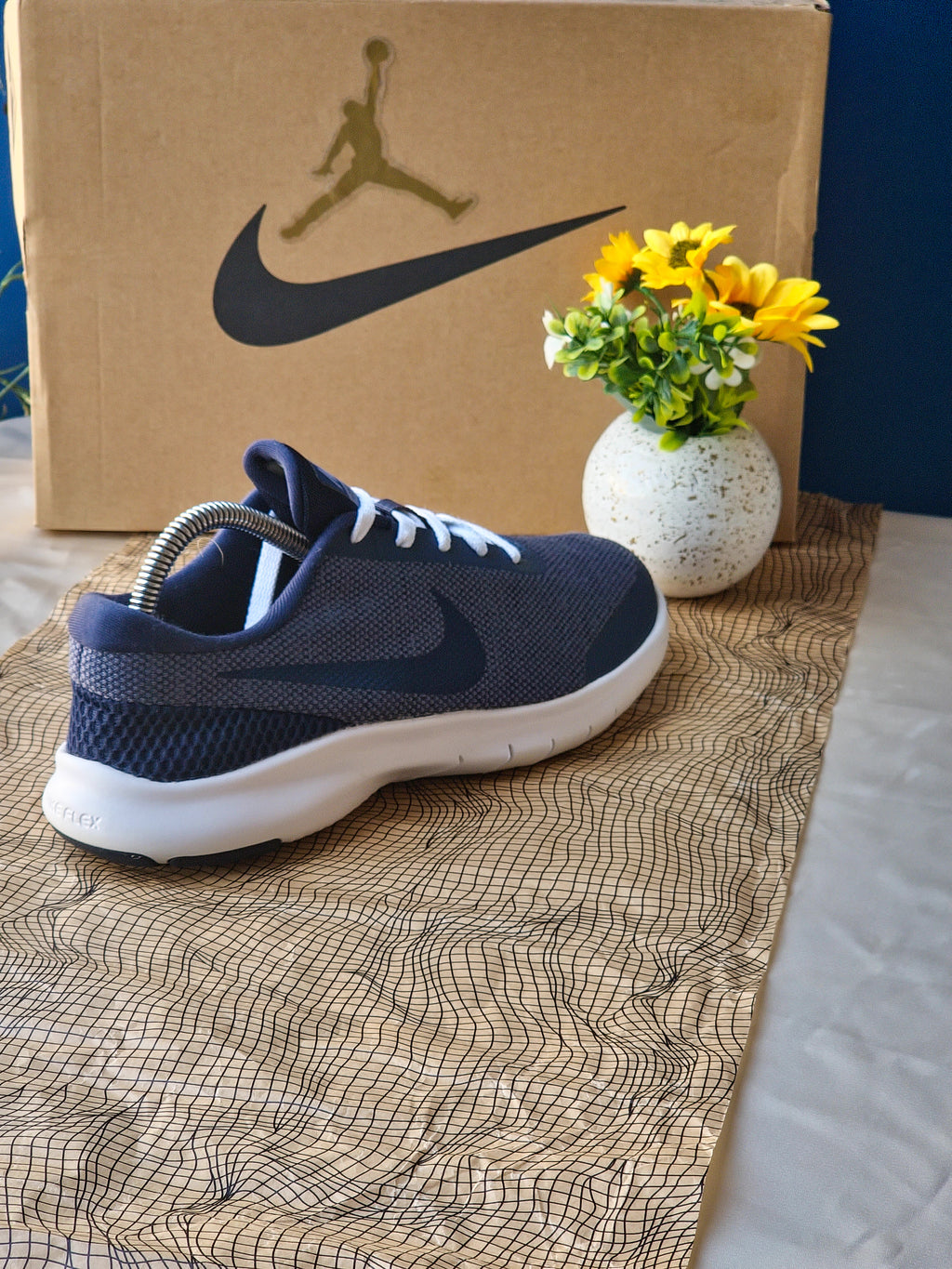 NIKE