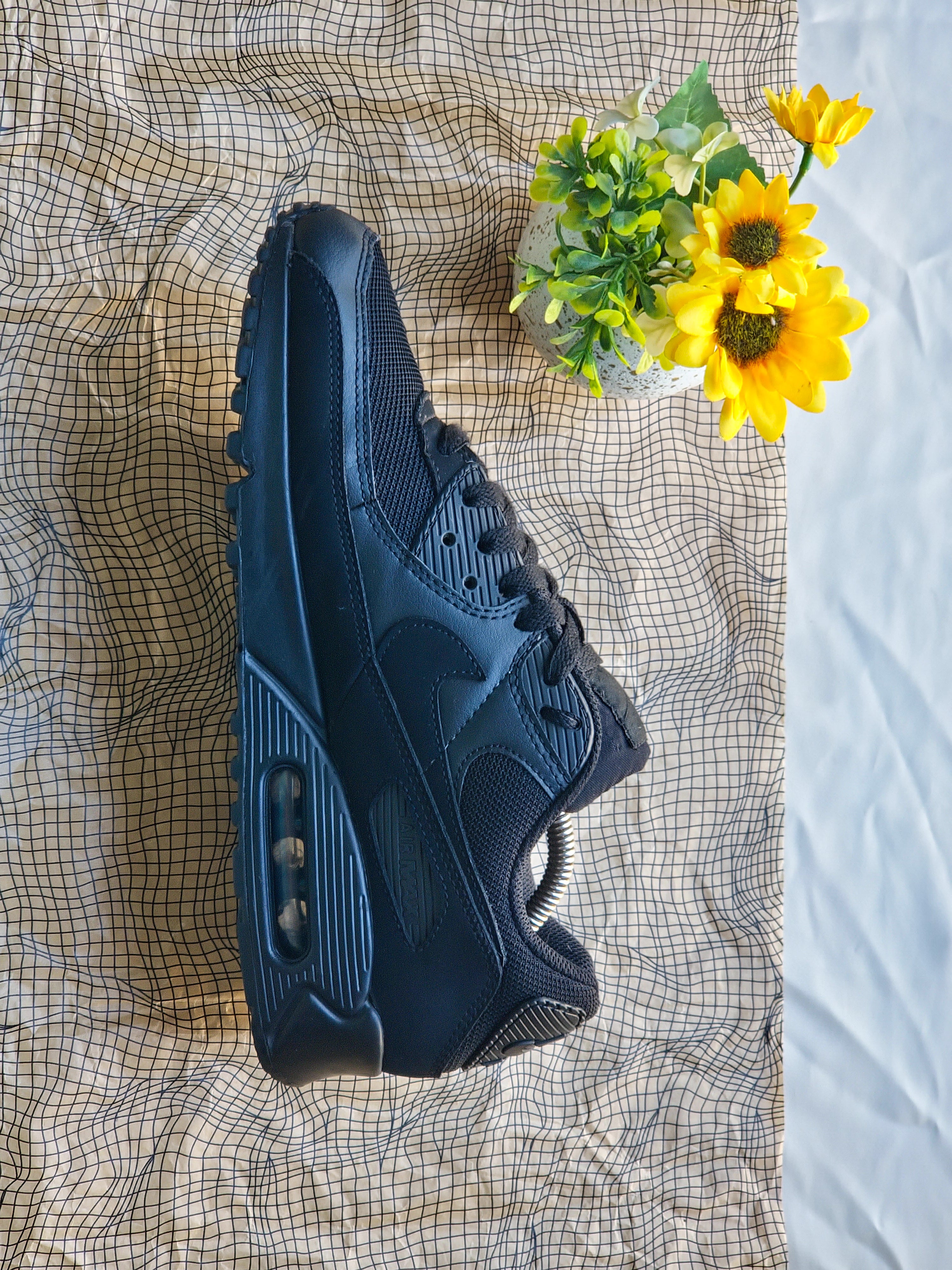 NIKE