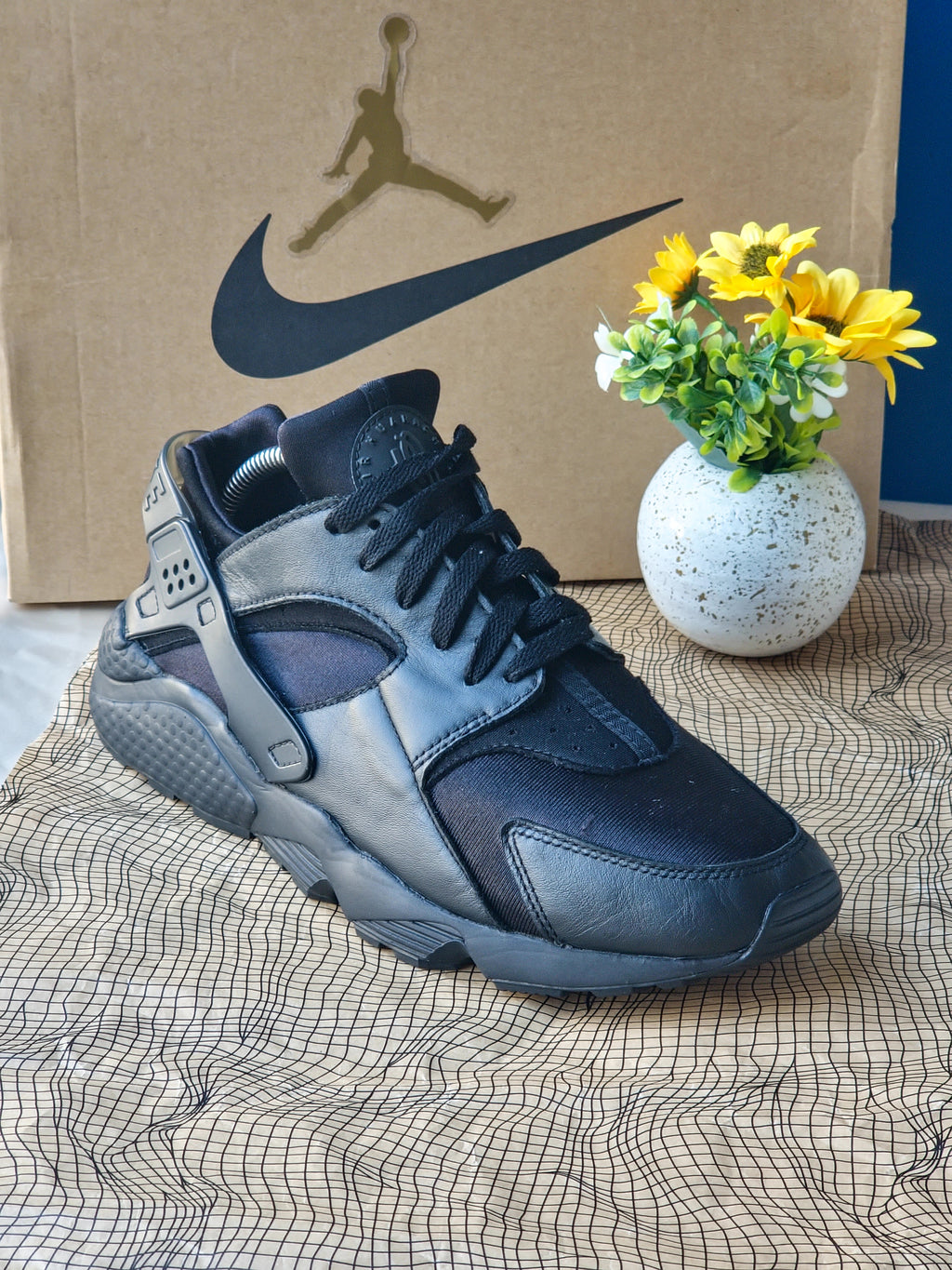 NIKE