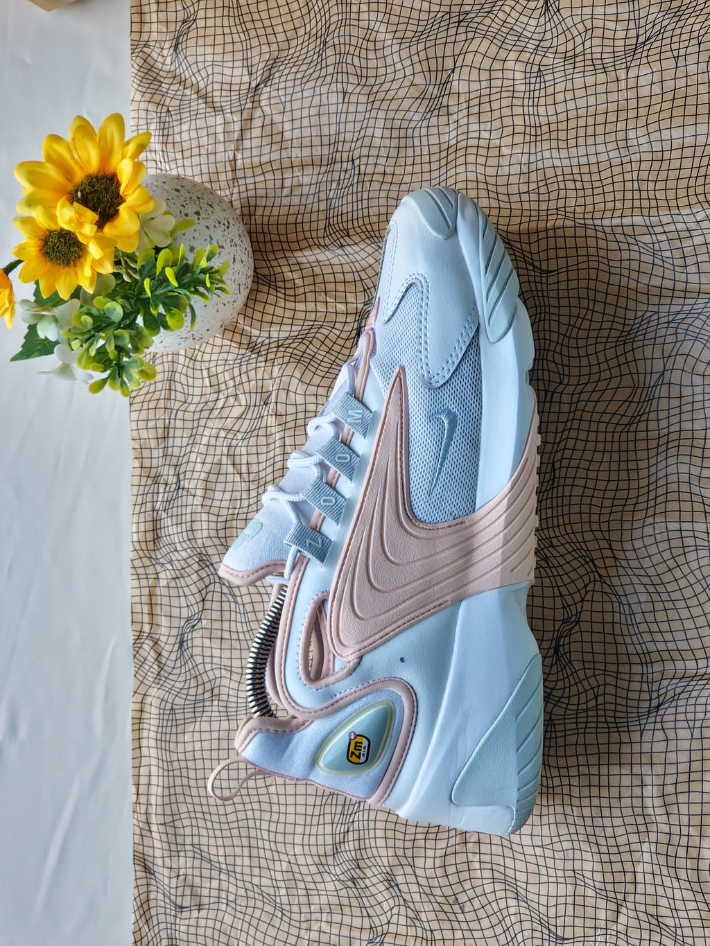 NIKE