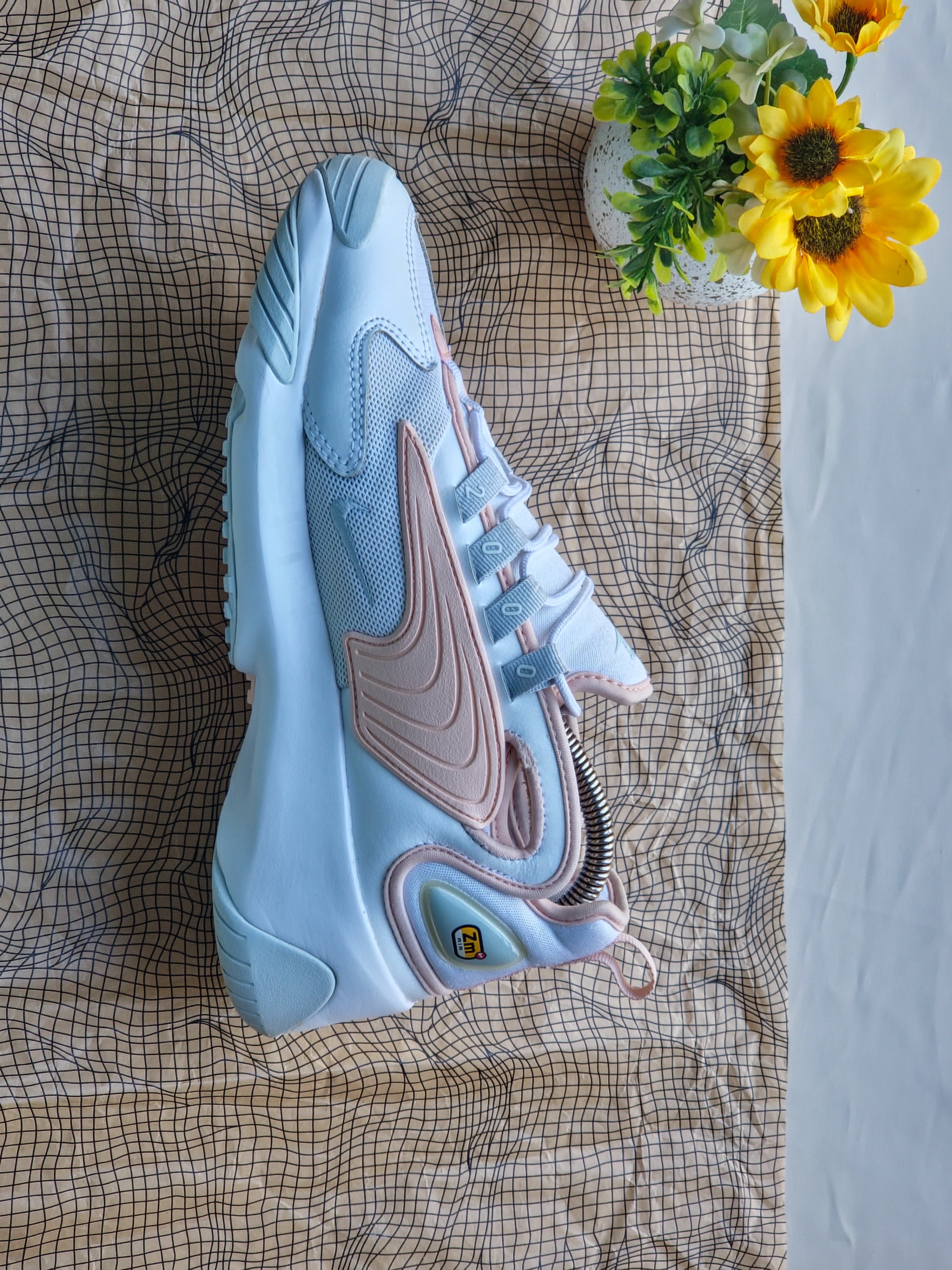 NIKE