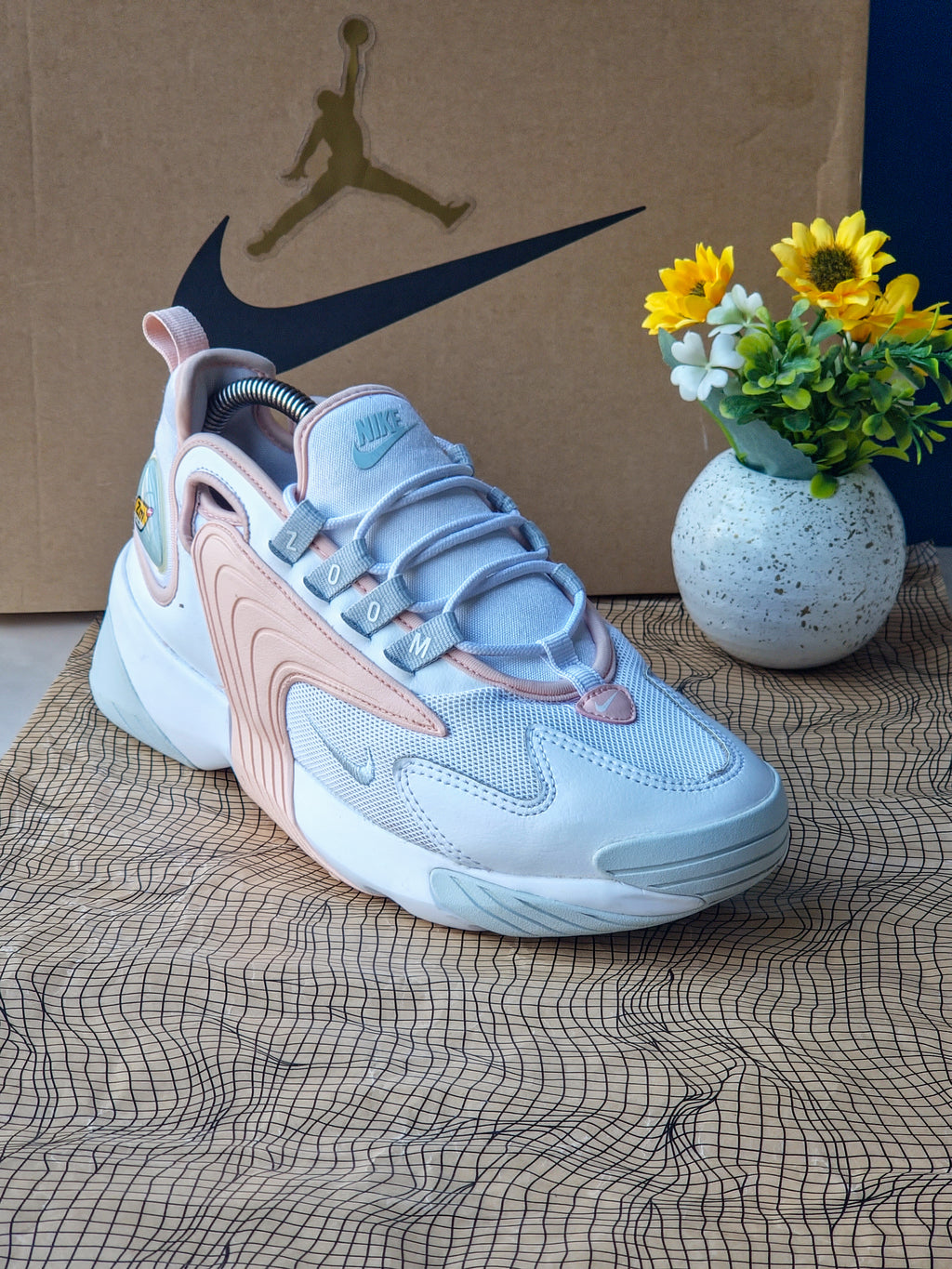 NIKE
