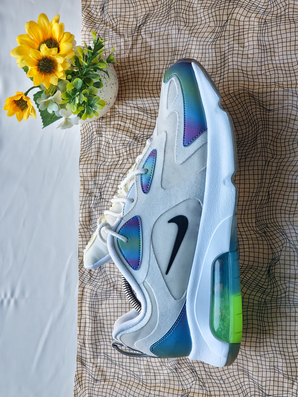 NIKE
