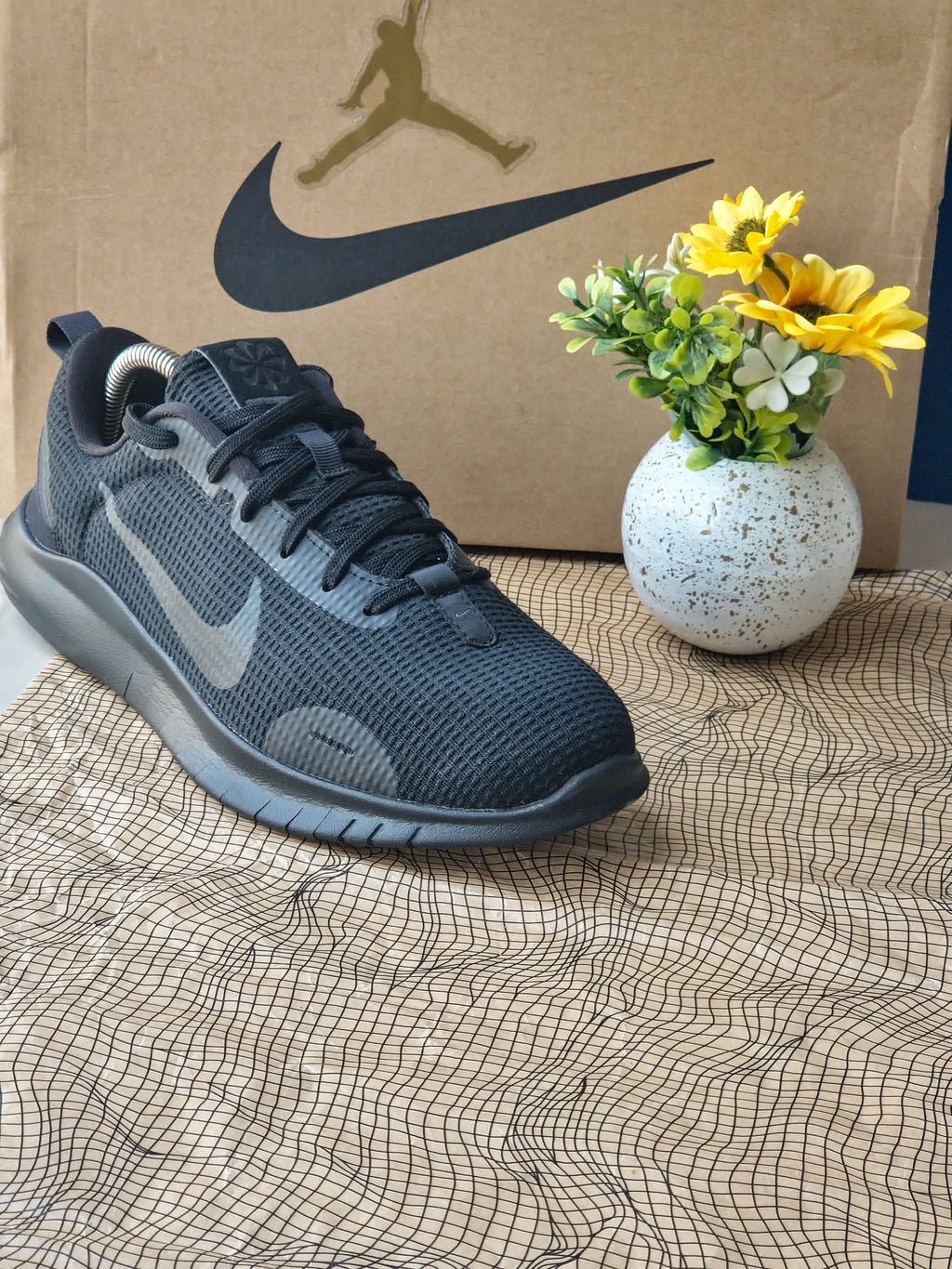 NIKE