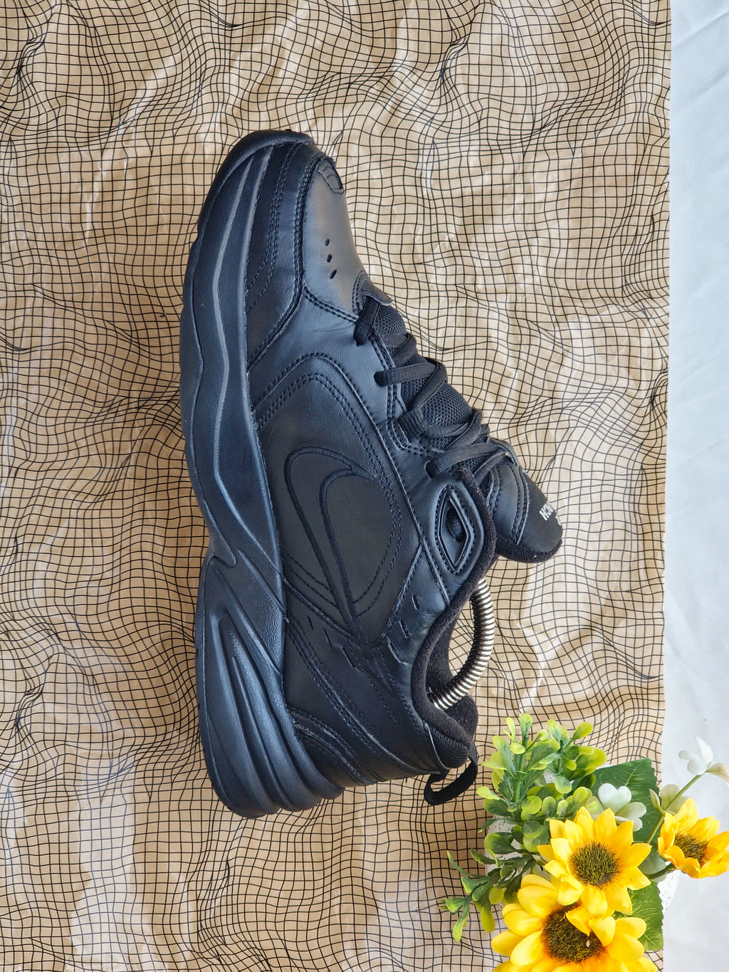 NIKE