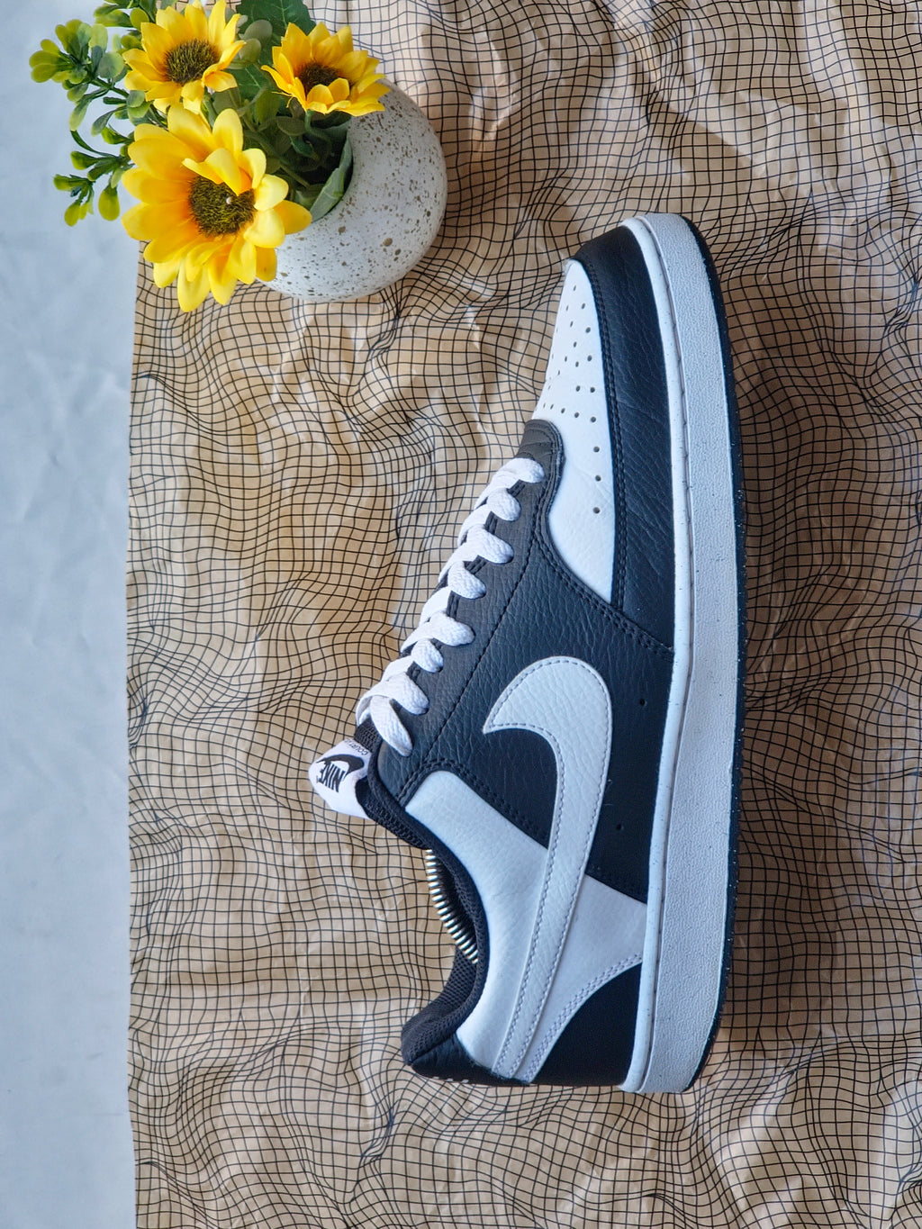 NIKE