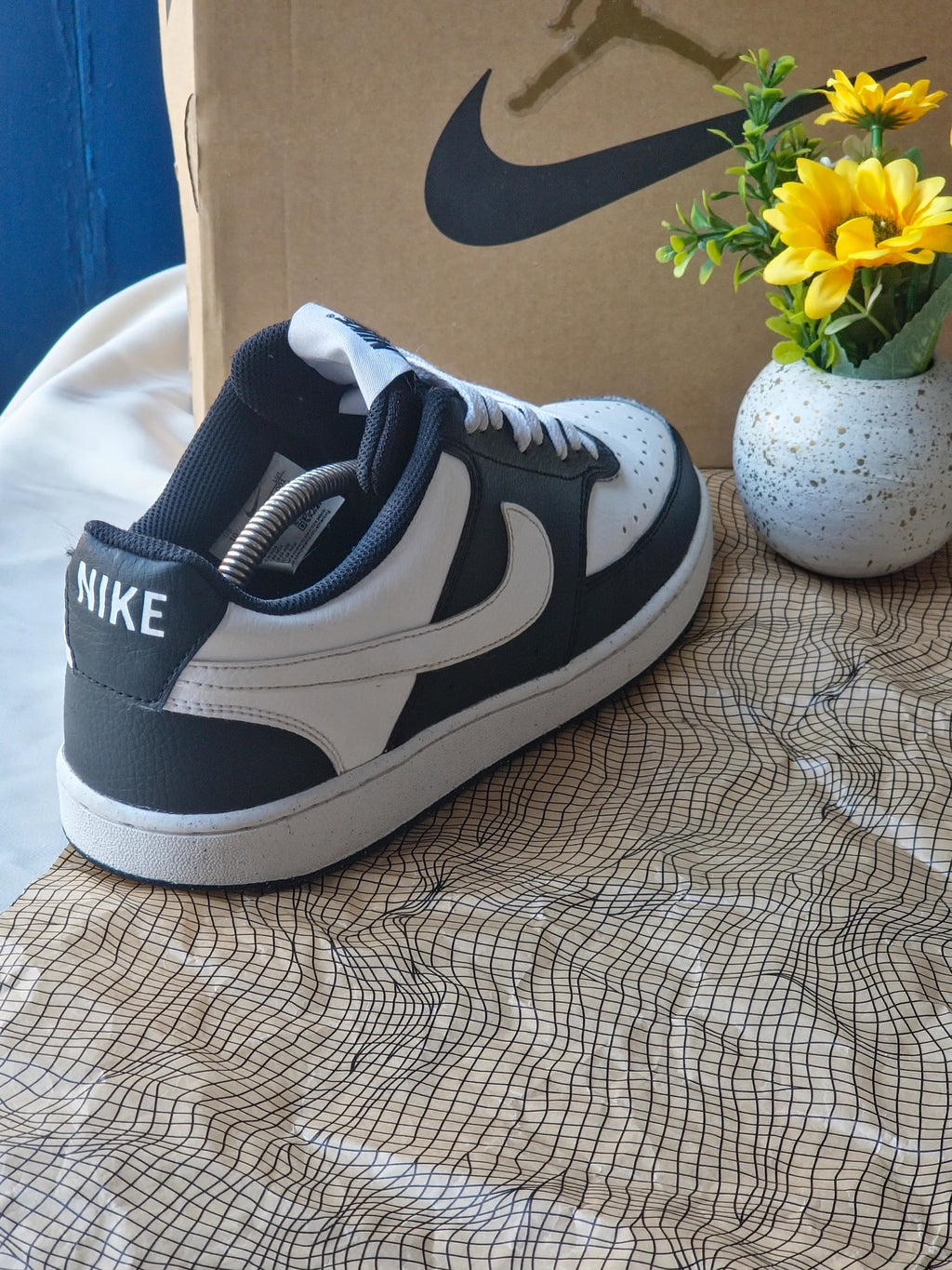 NIKE