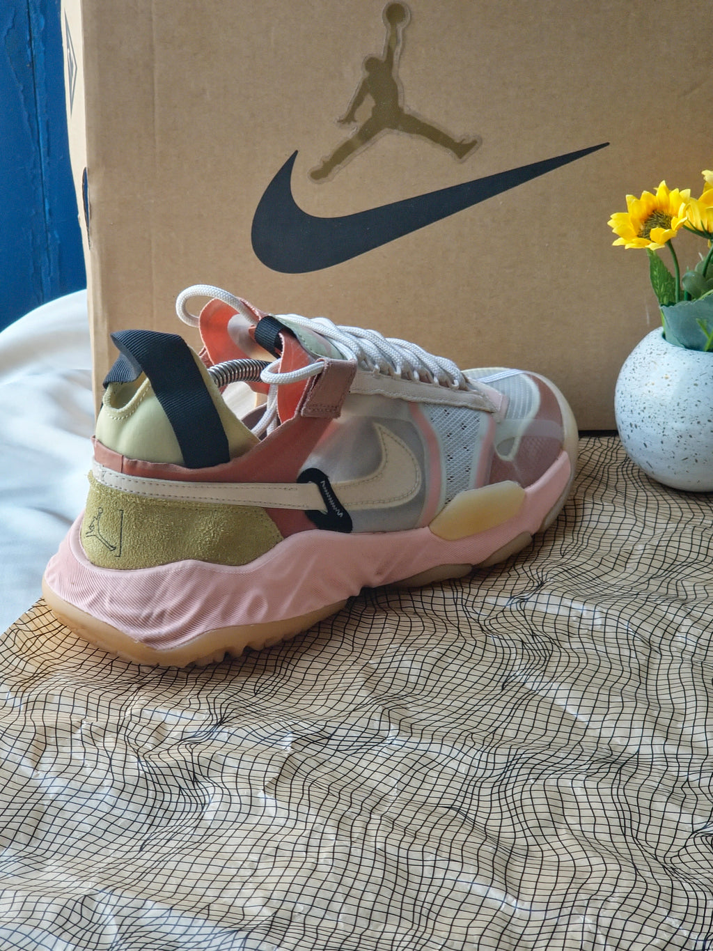 NIKE