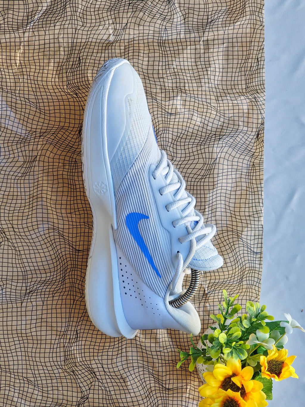 NIKE