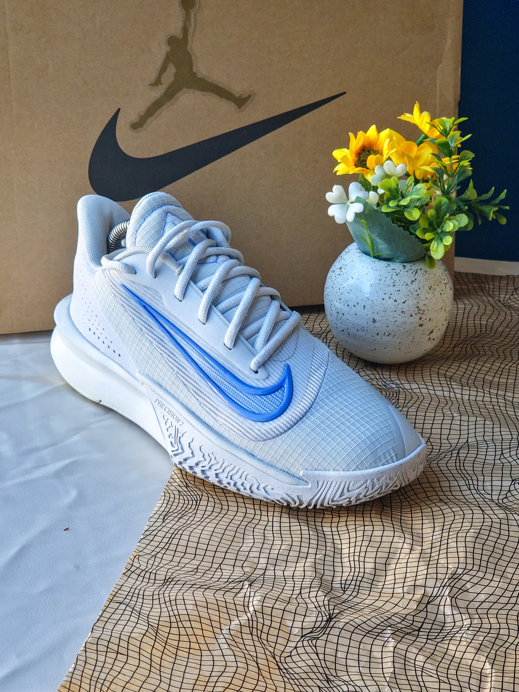 NIKE