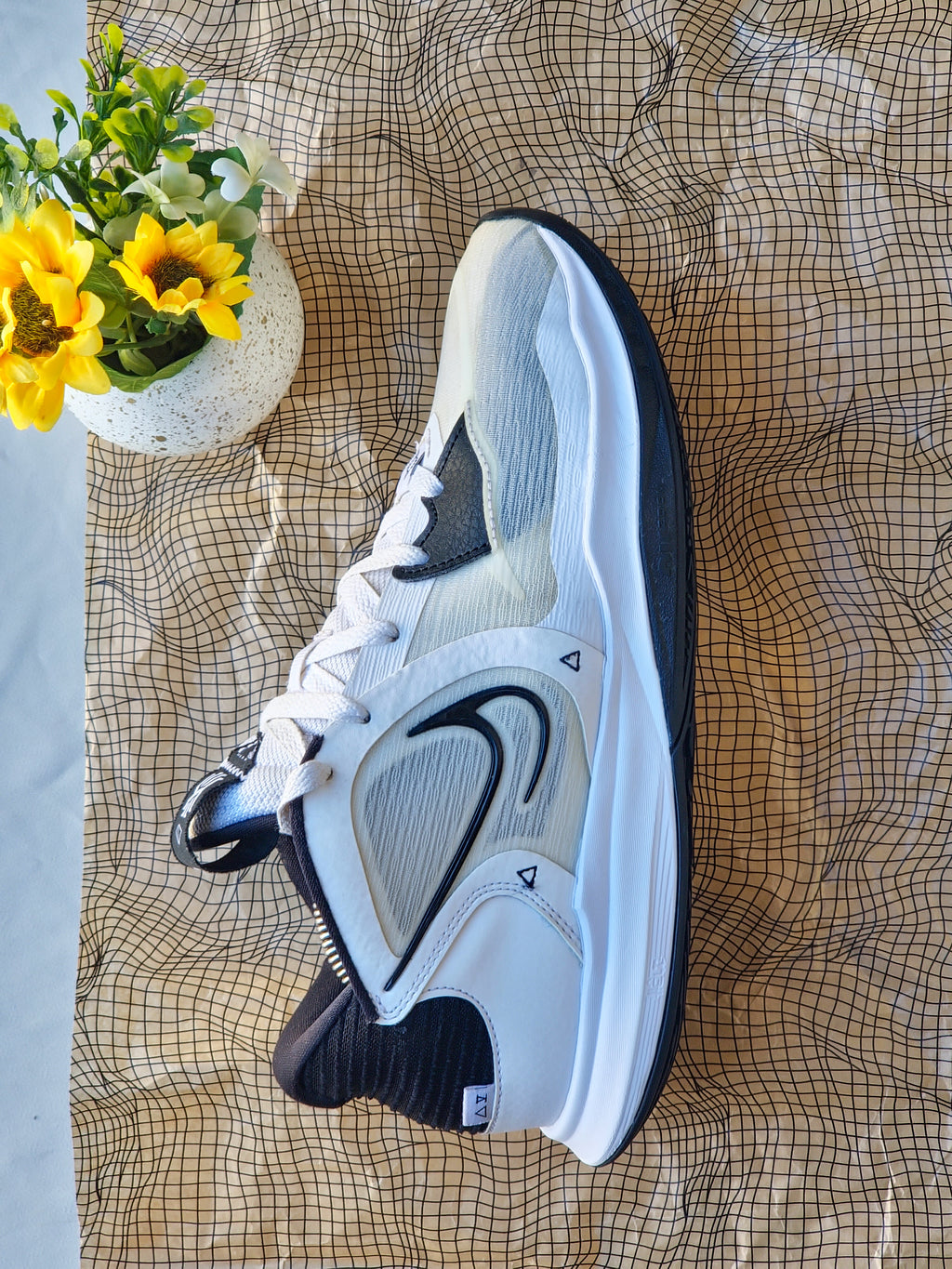 NIKE