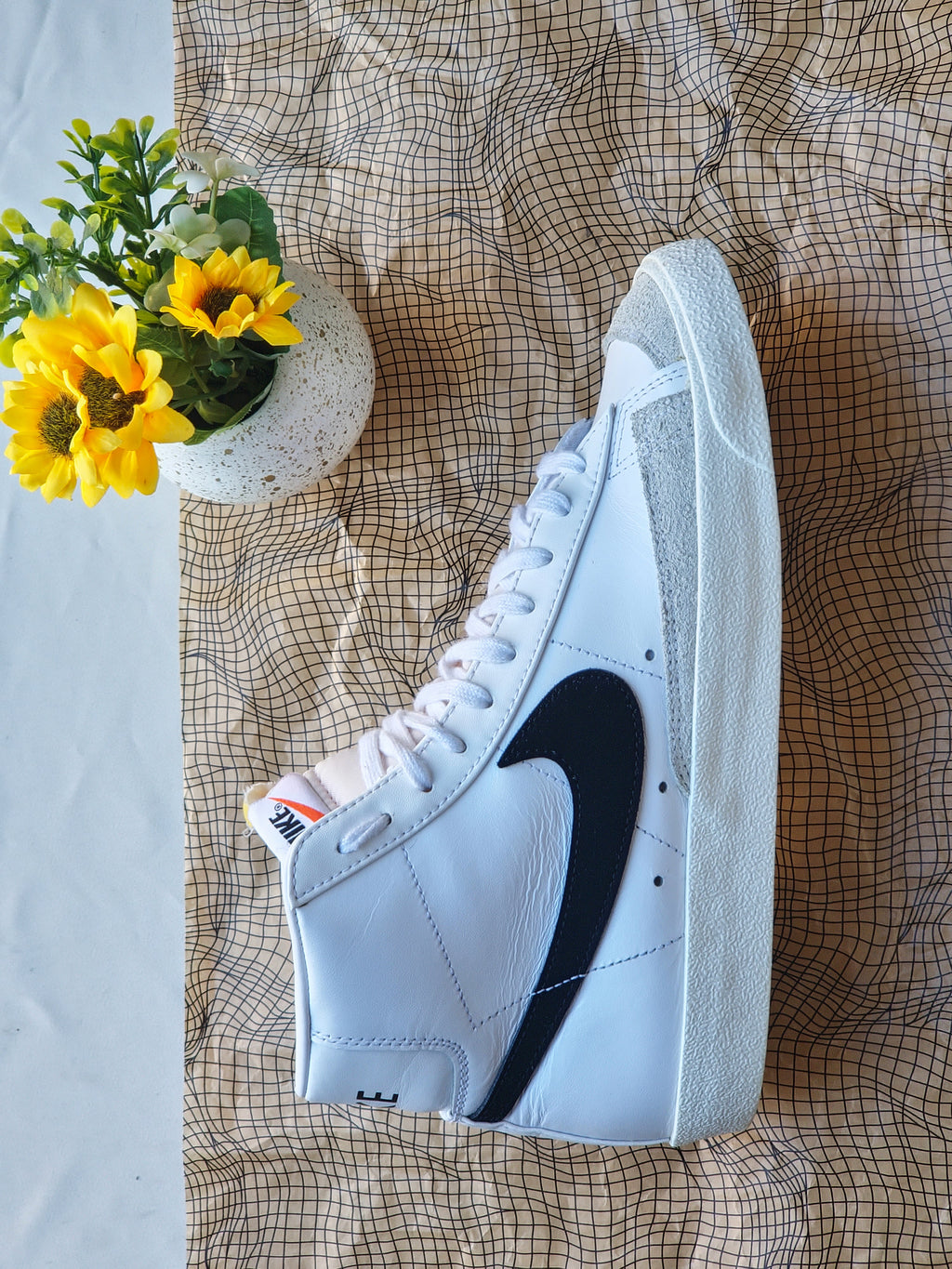 NIKE