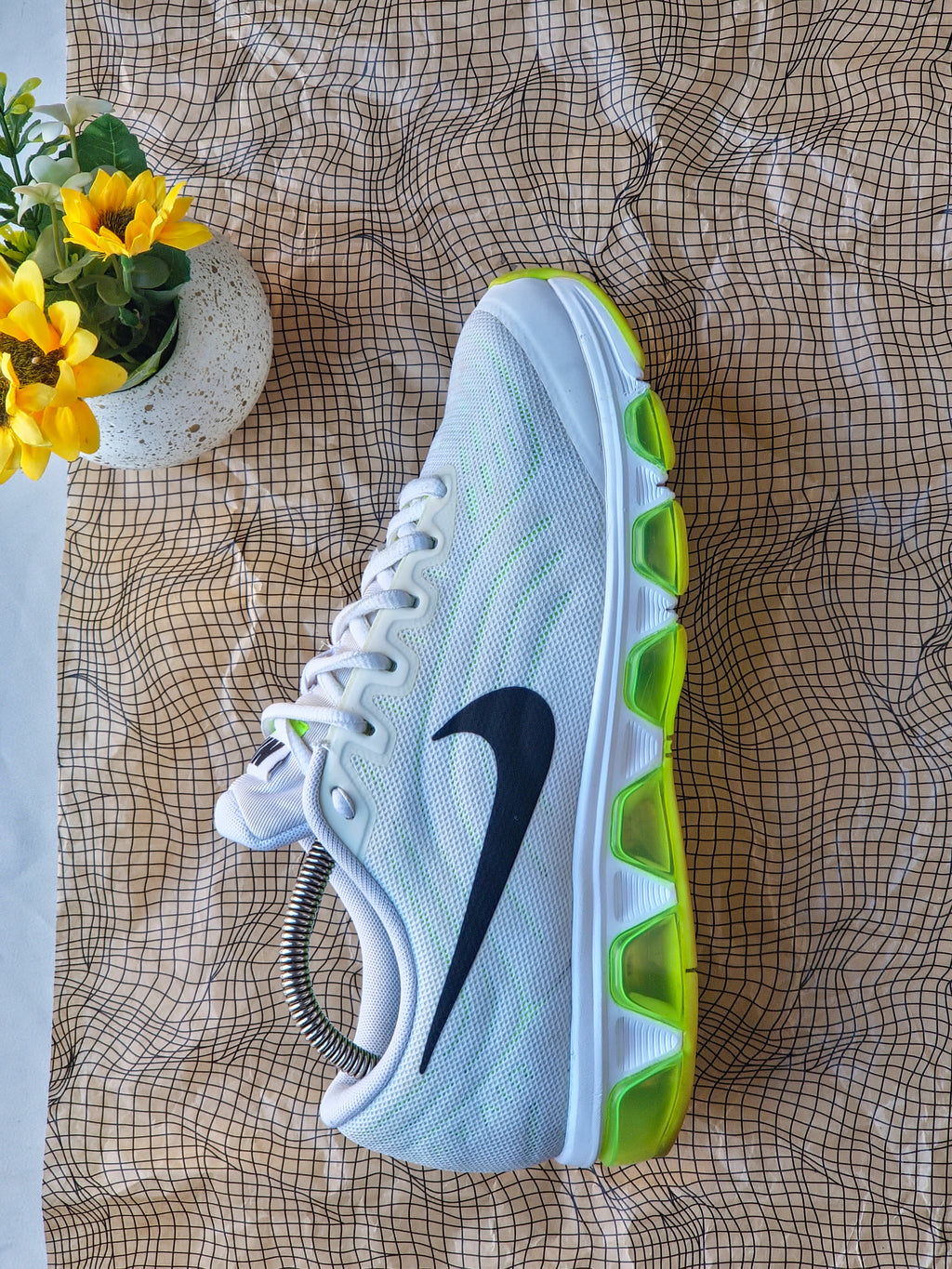 NIKE