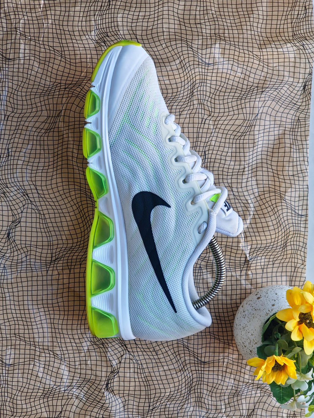 NIKE