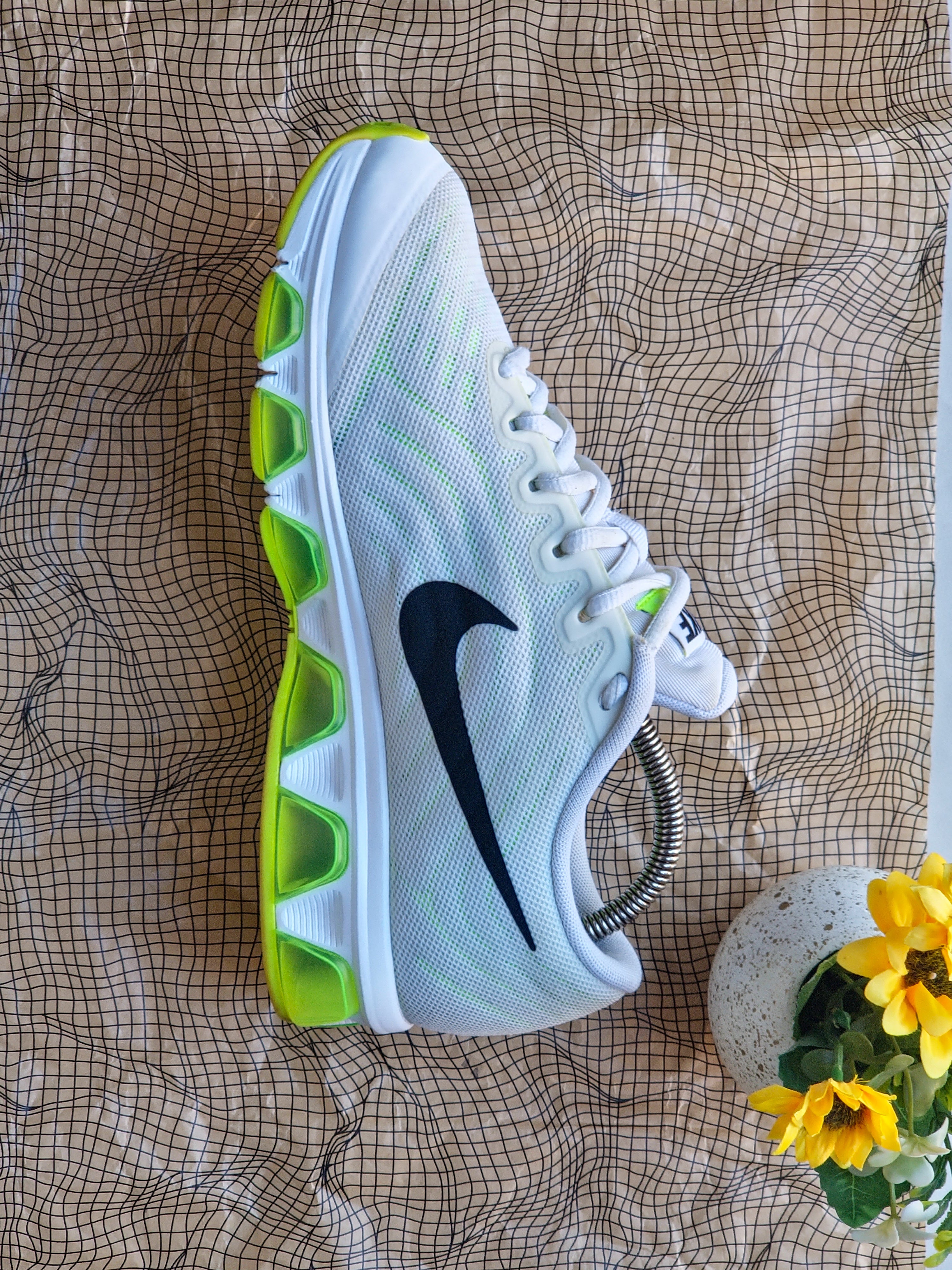 NIKE