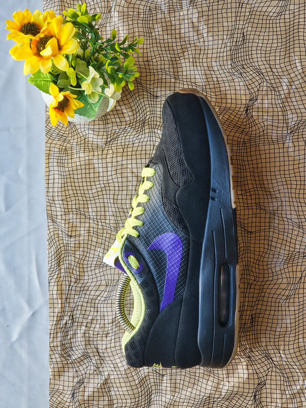 NIKE
