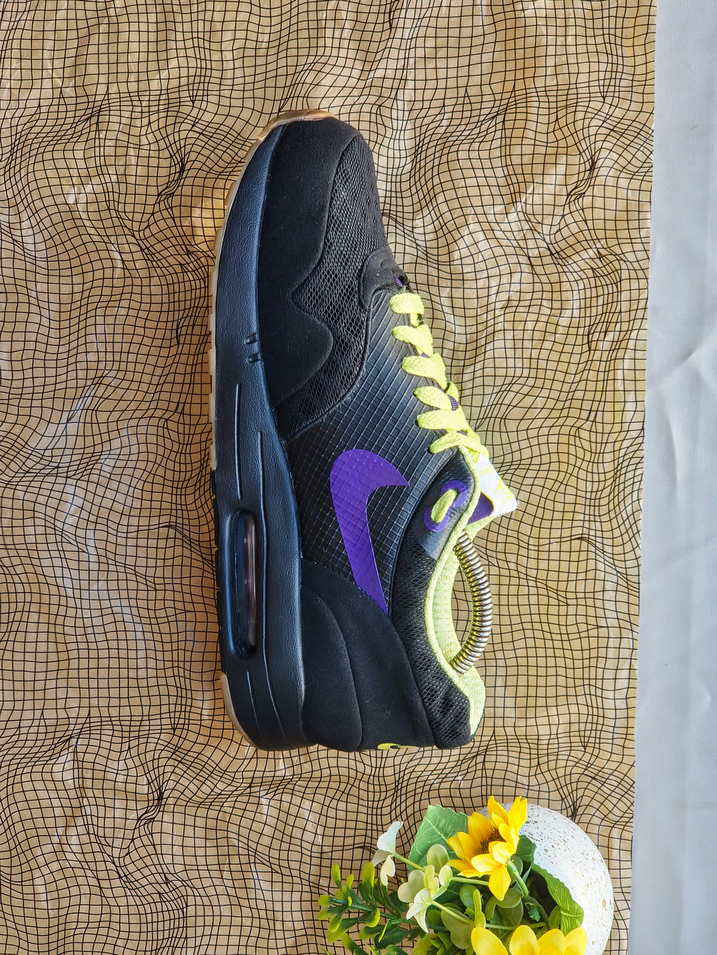 NIKE