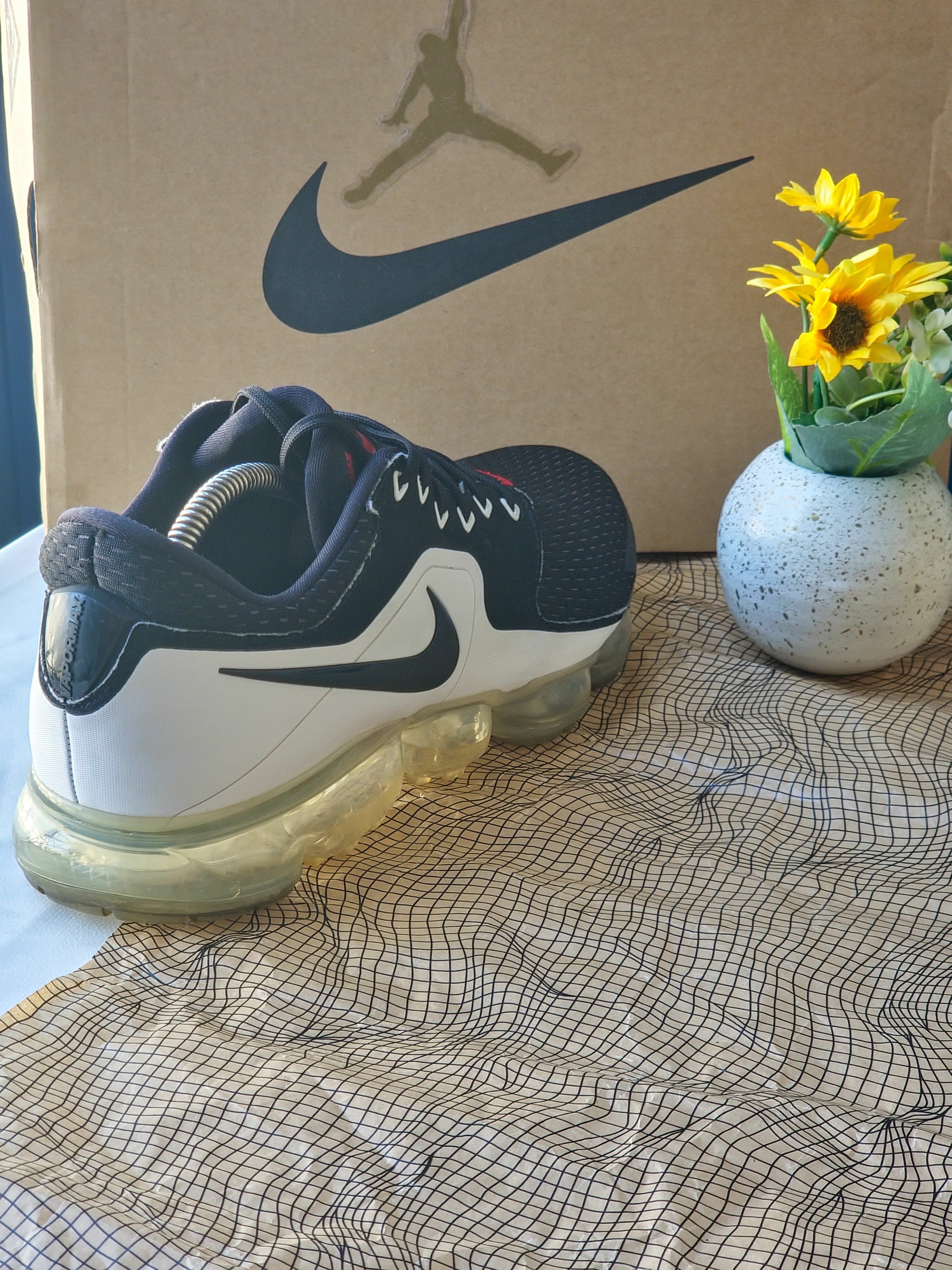NIKE