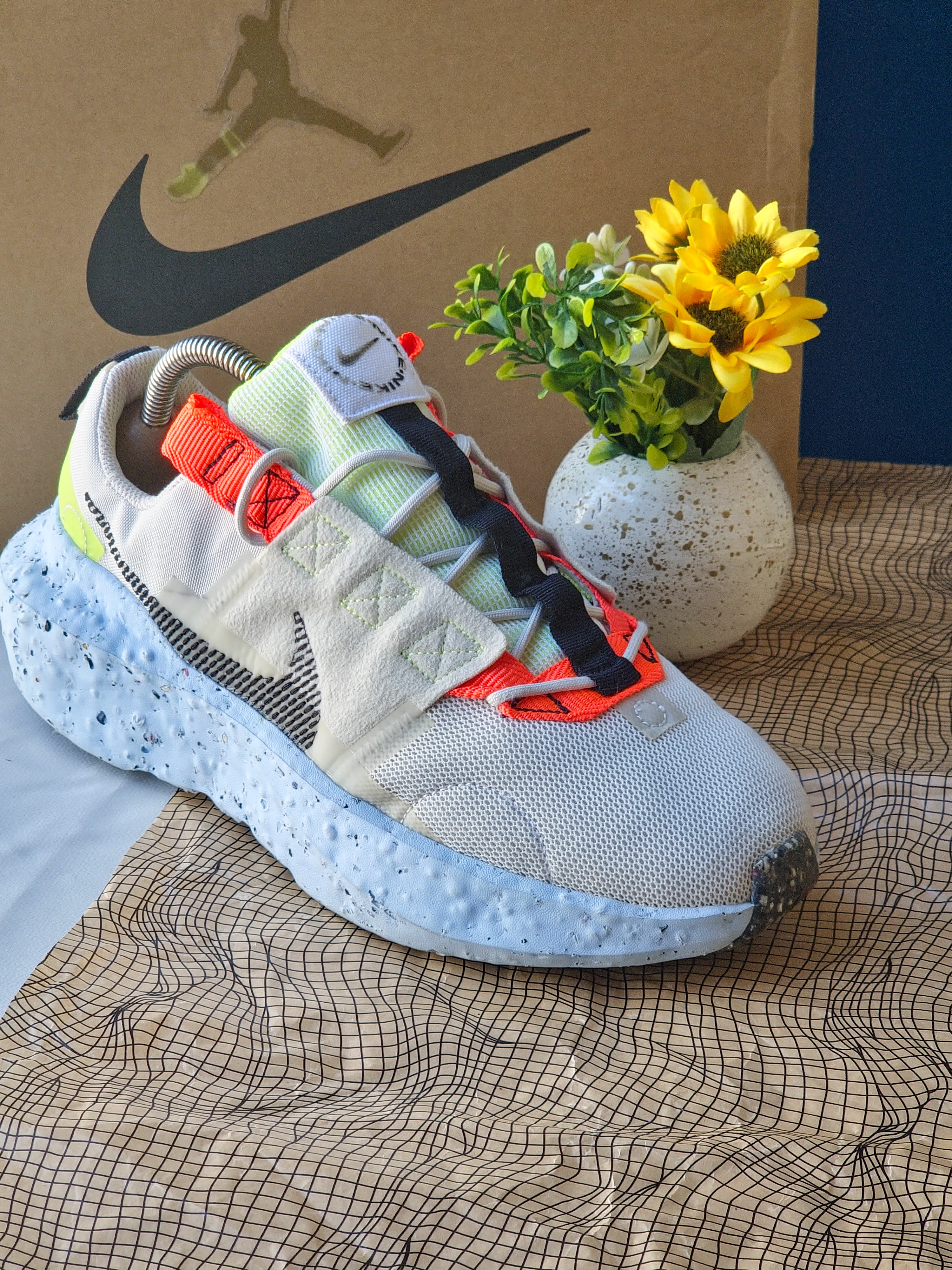 NIKE
