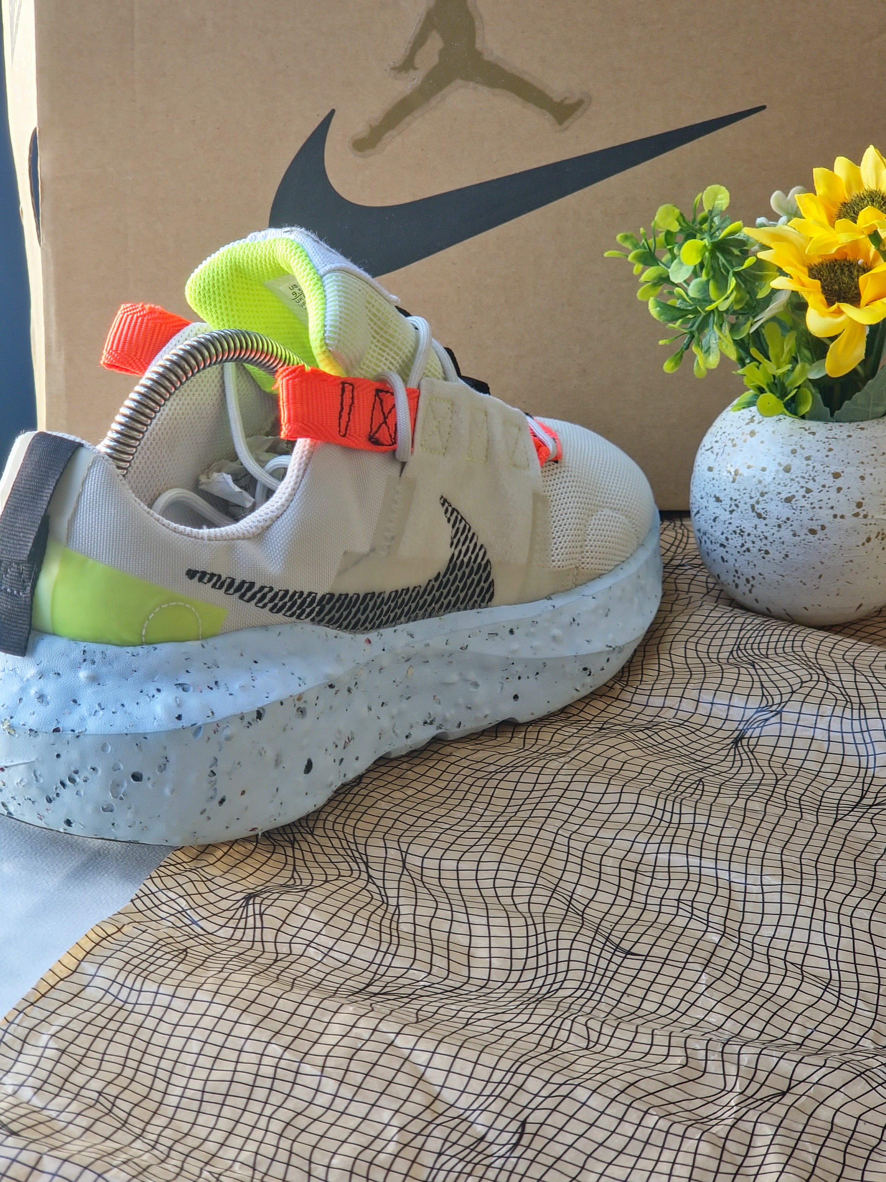 NIKE