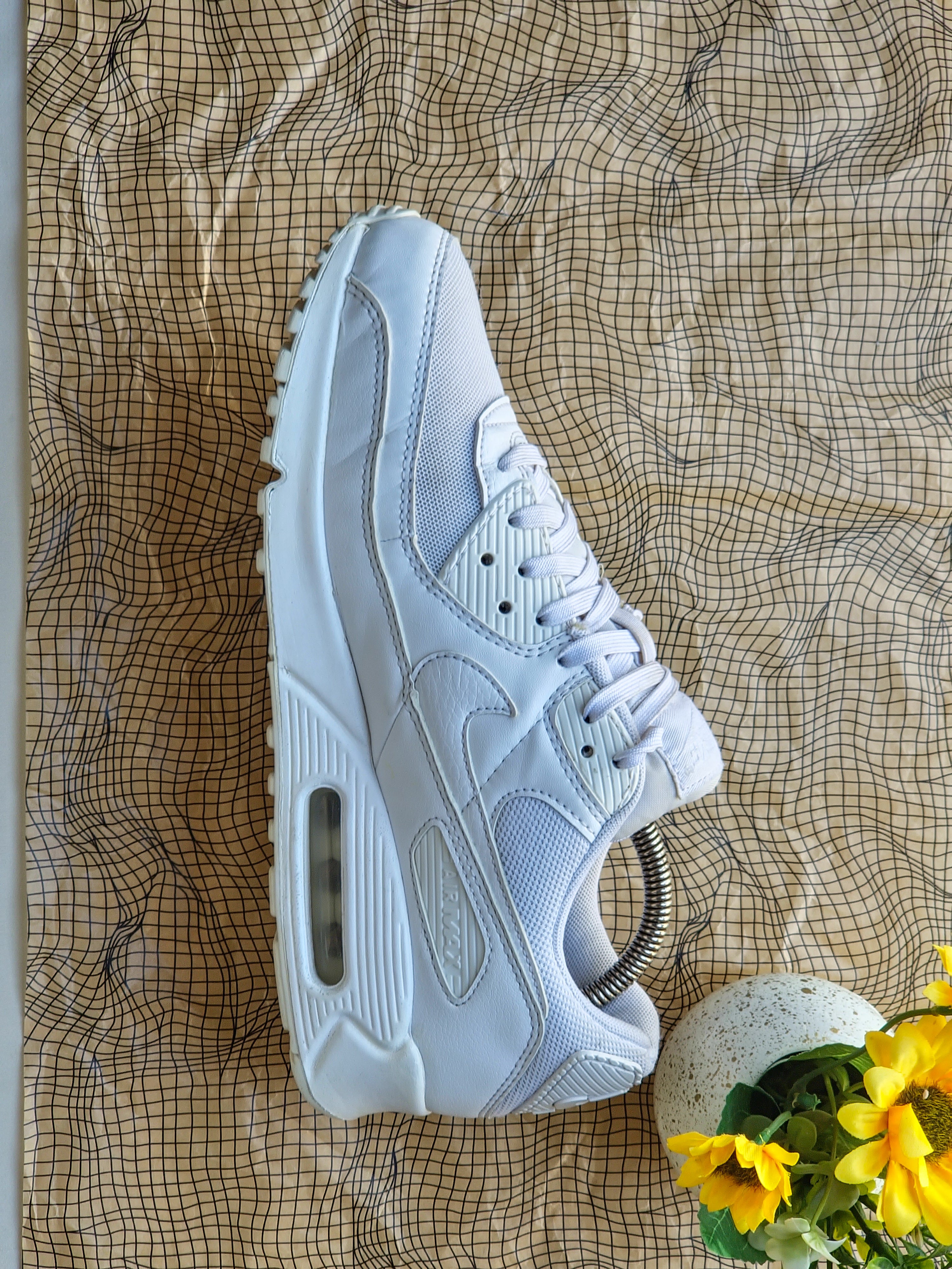 NIKE
