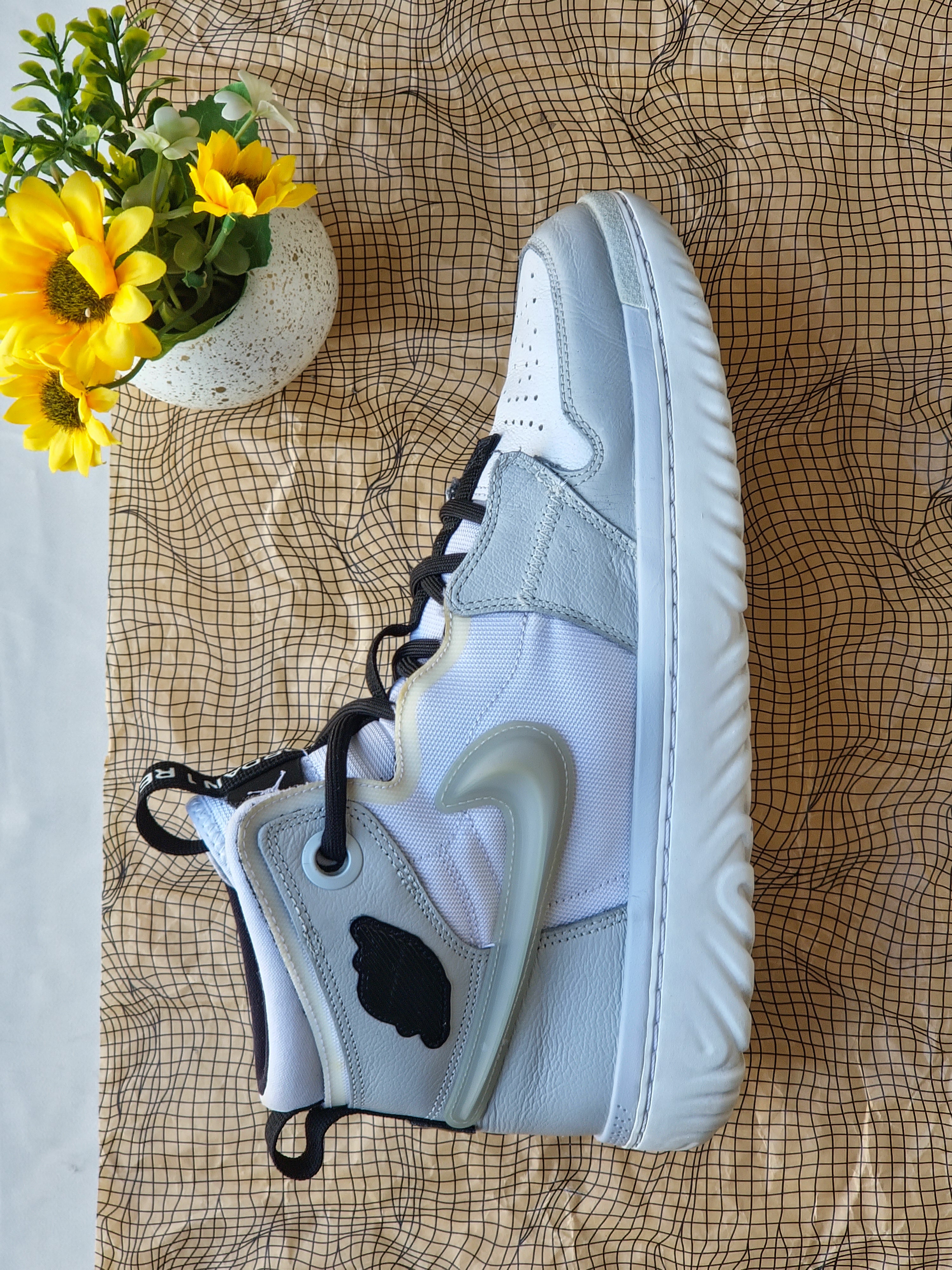 NIKE