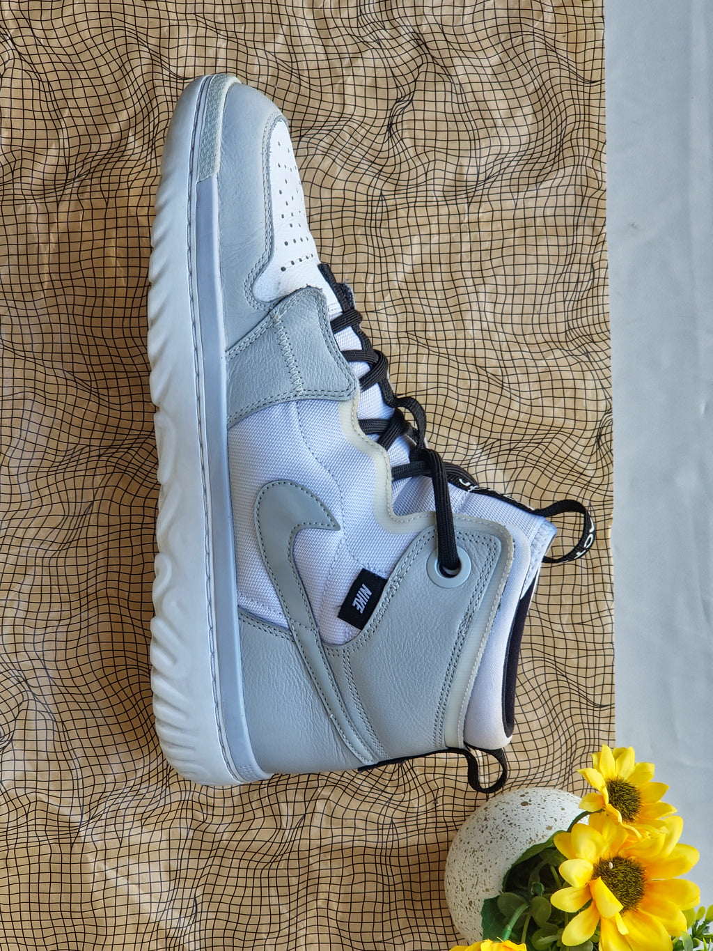 NIKE
