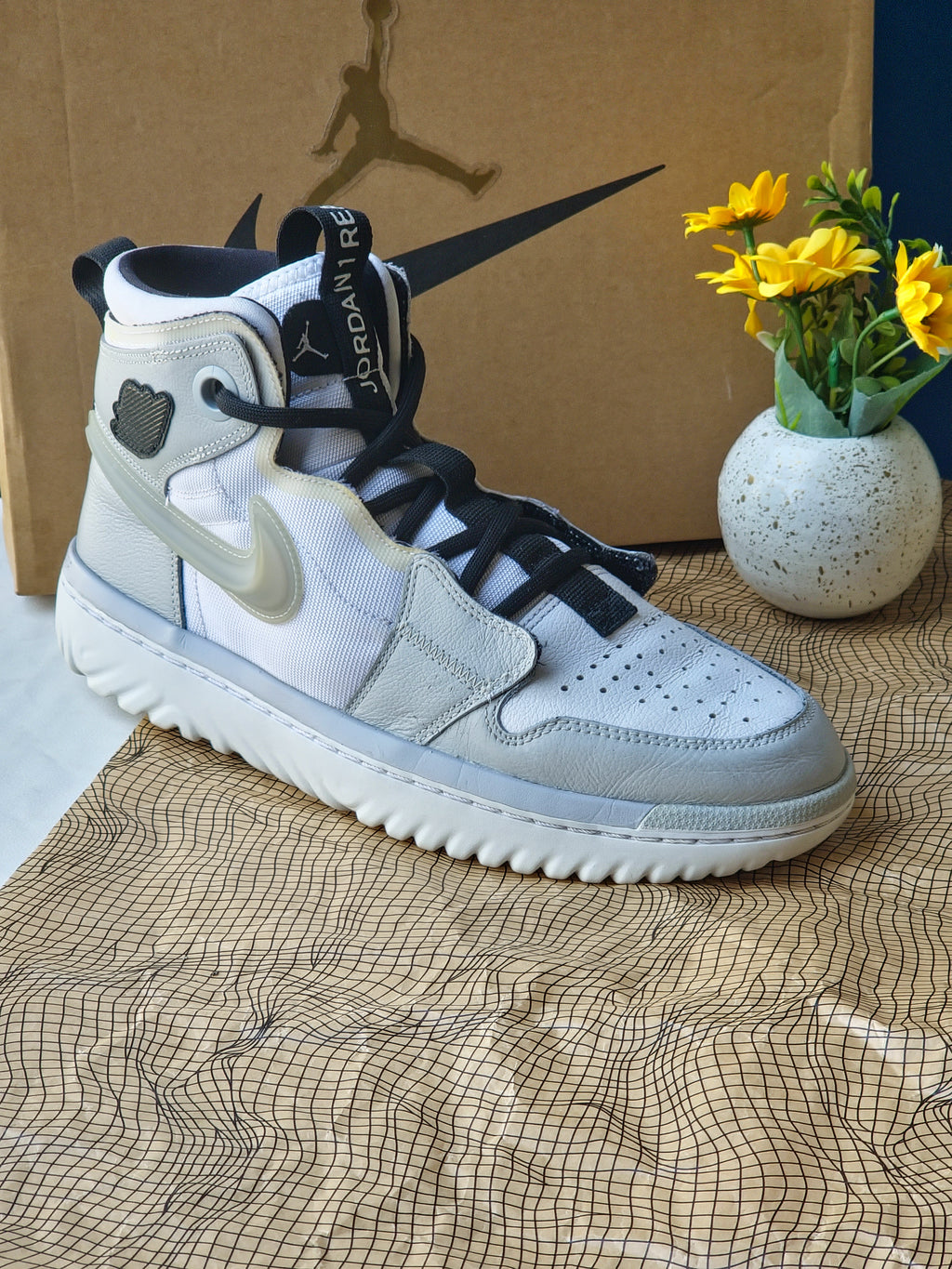 NIKE
