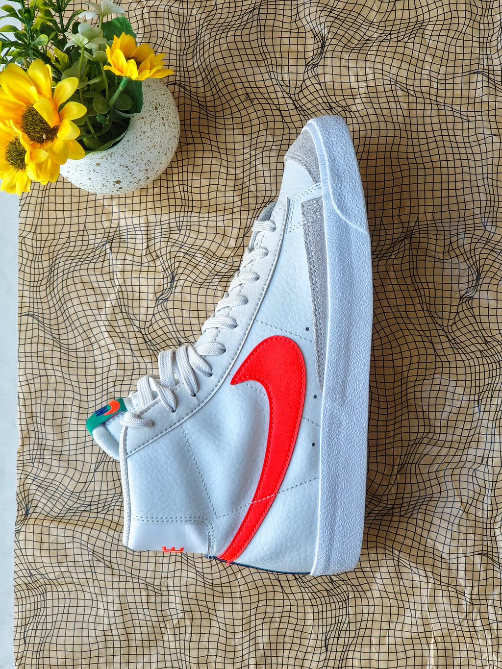 NIKE
