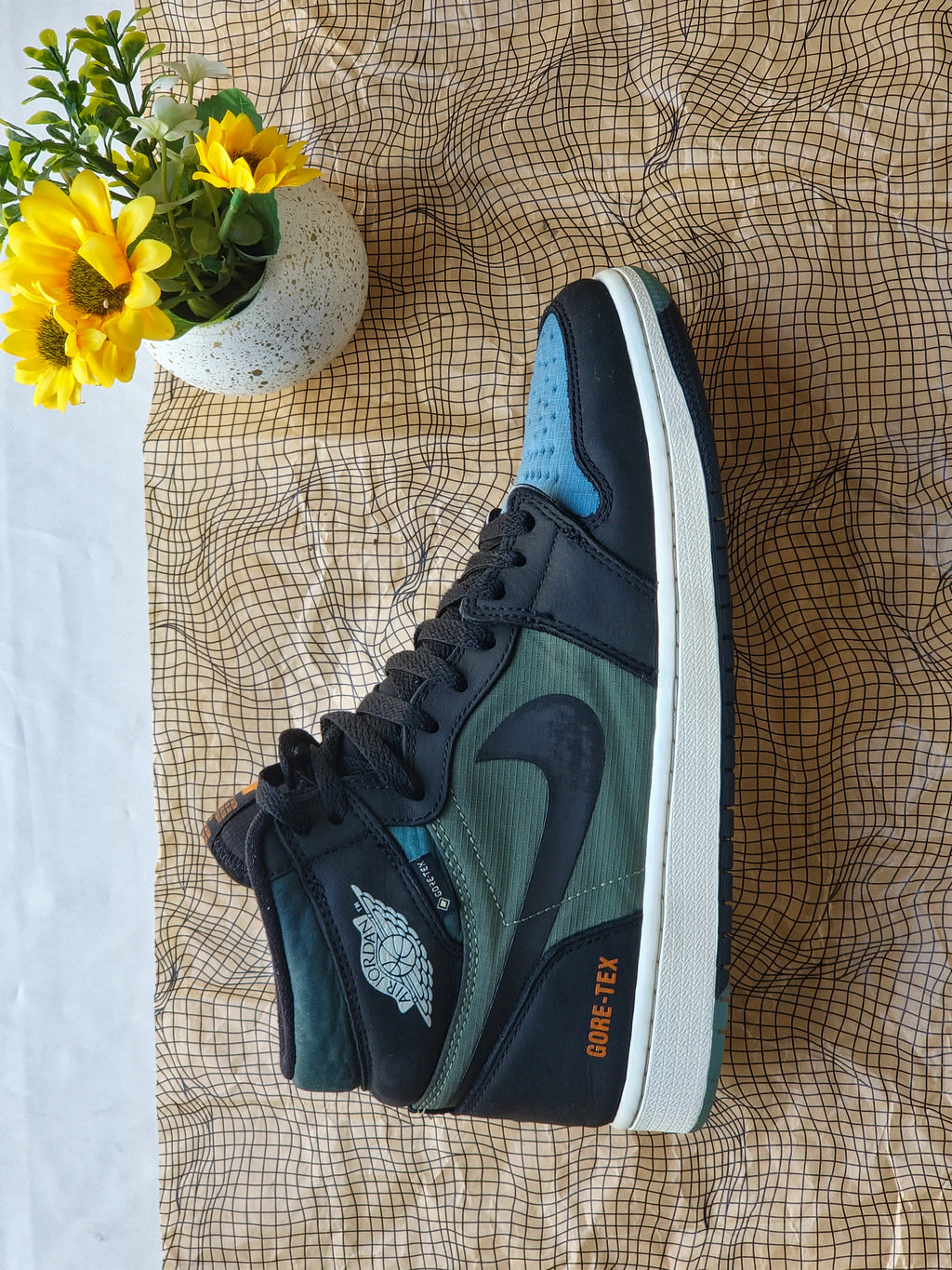 NIKE