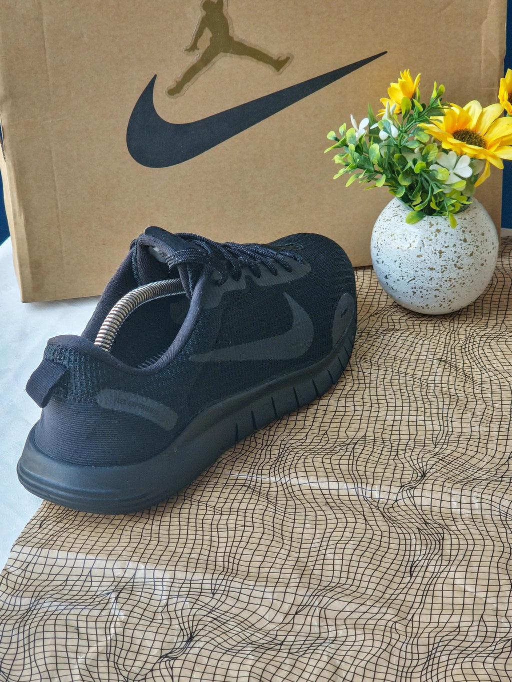 NIKE