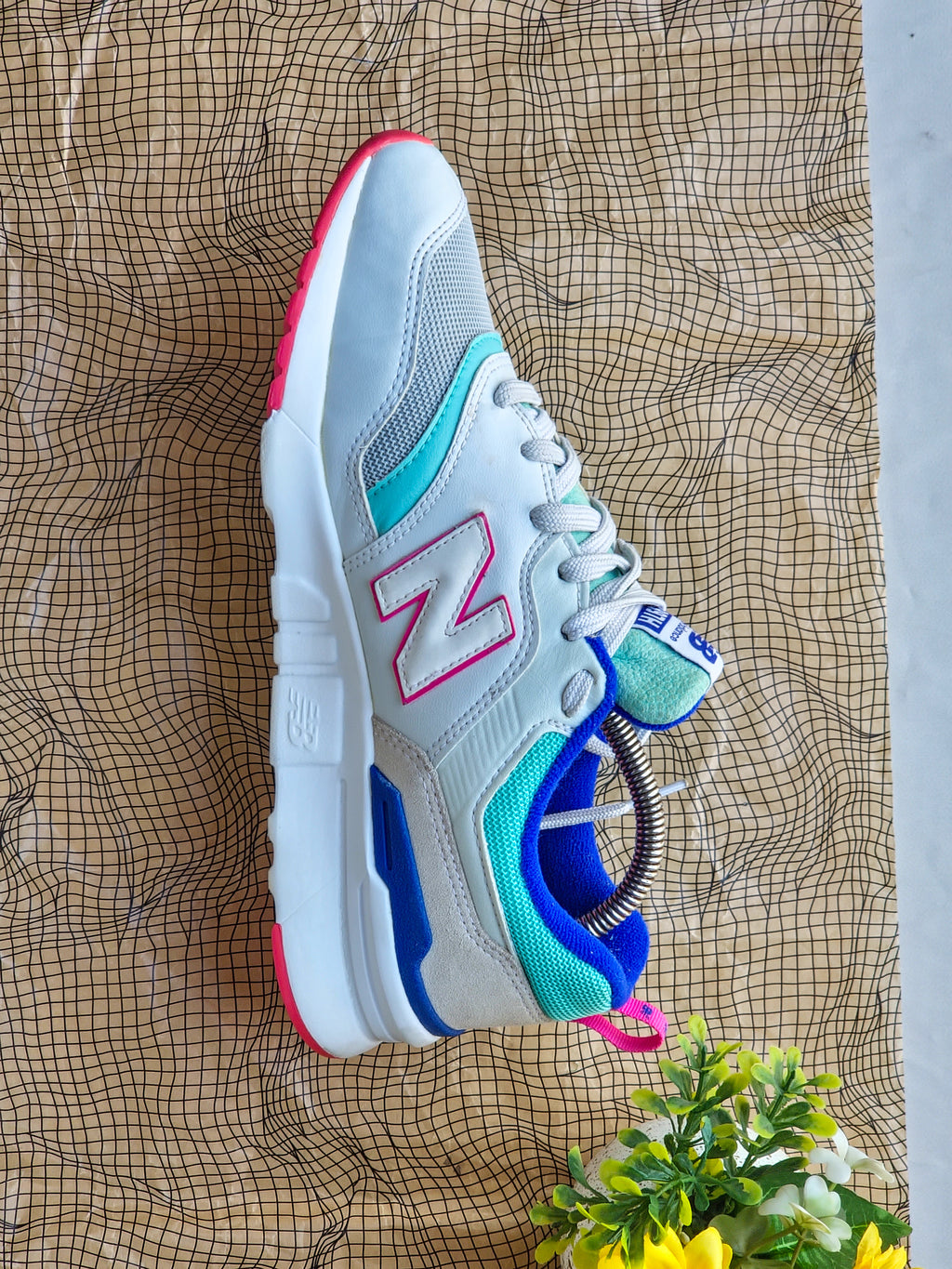 NEW BALANCE