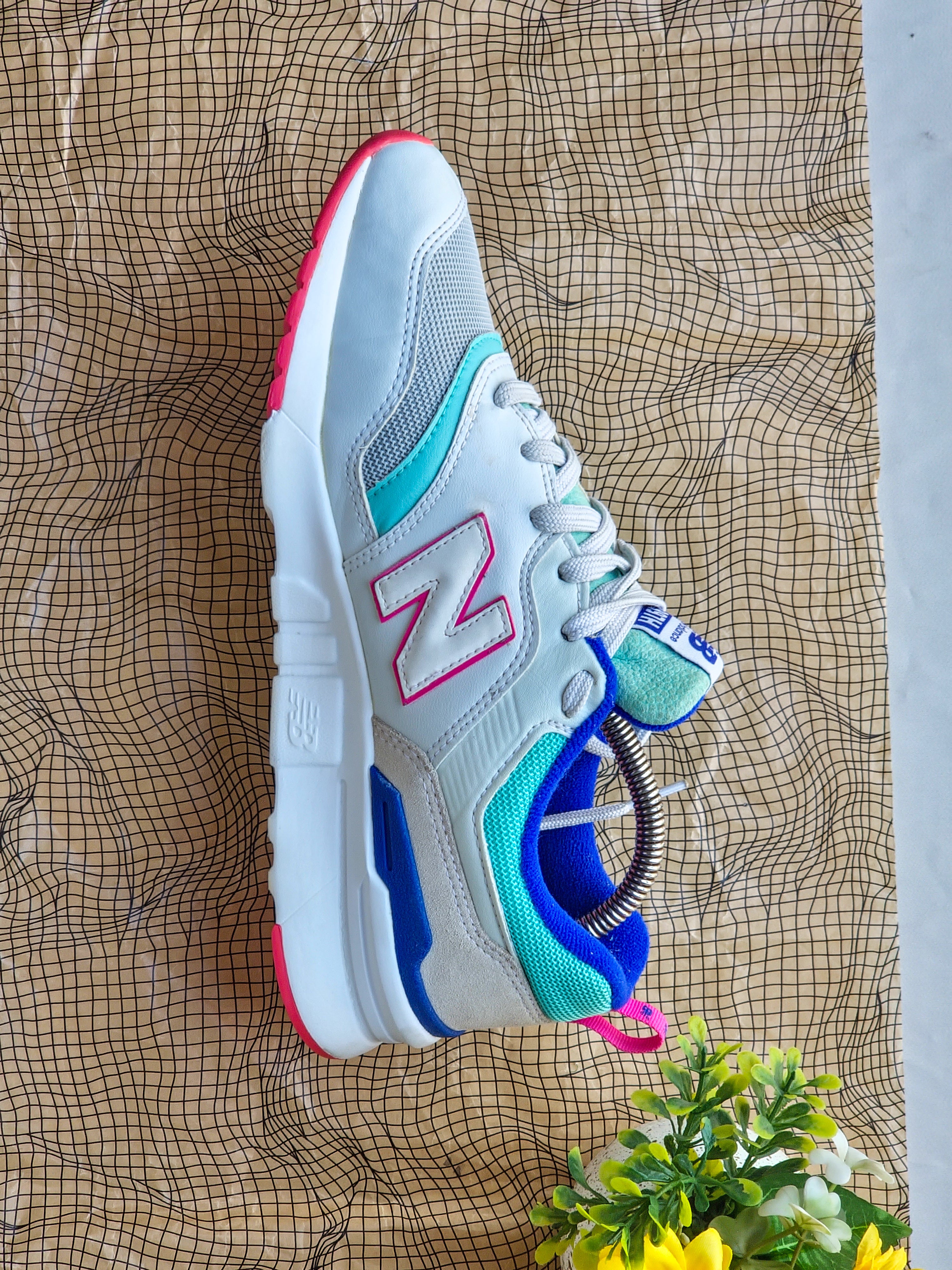 NEW BALANCE