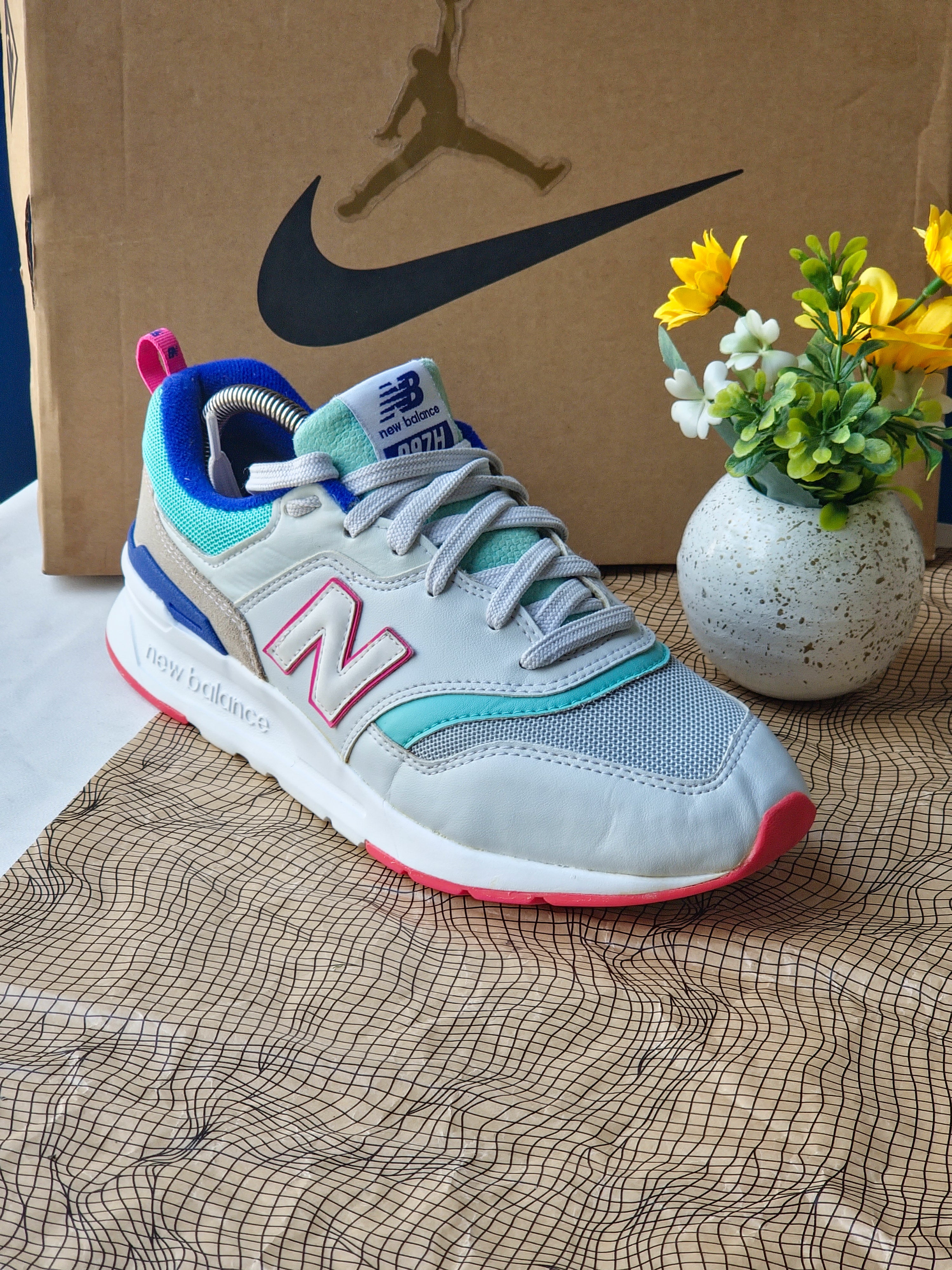 NEW BALANCE