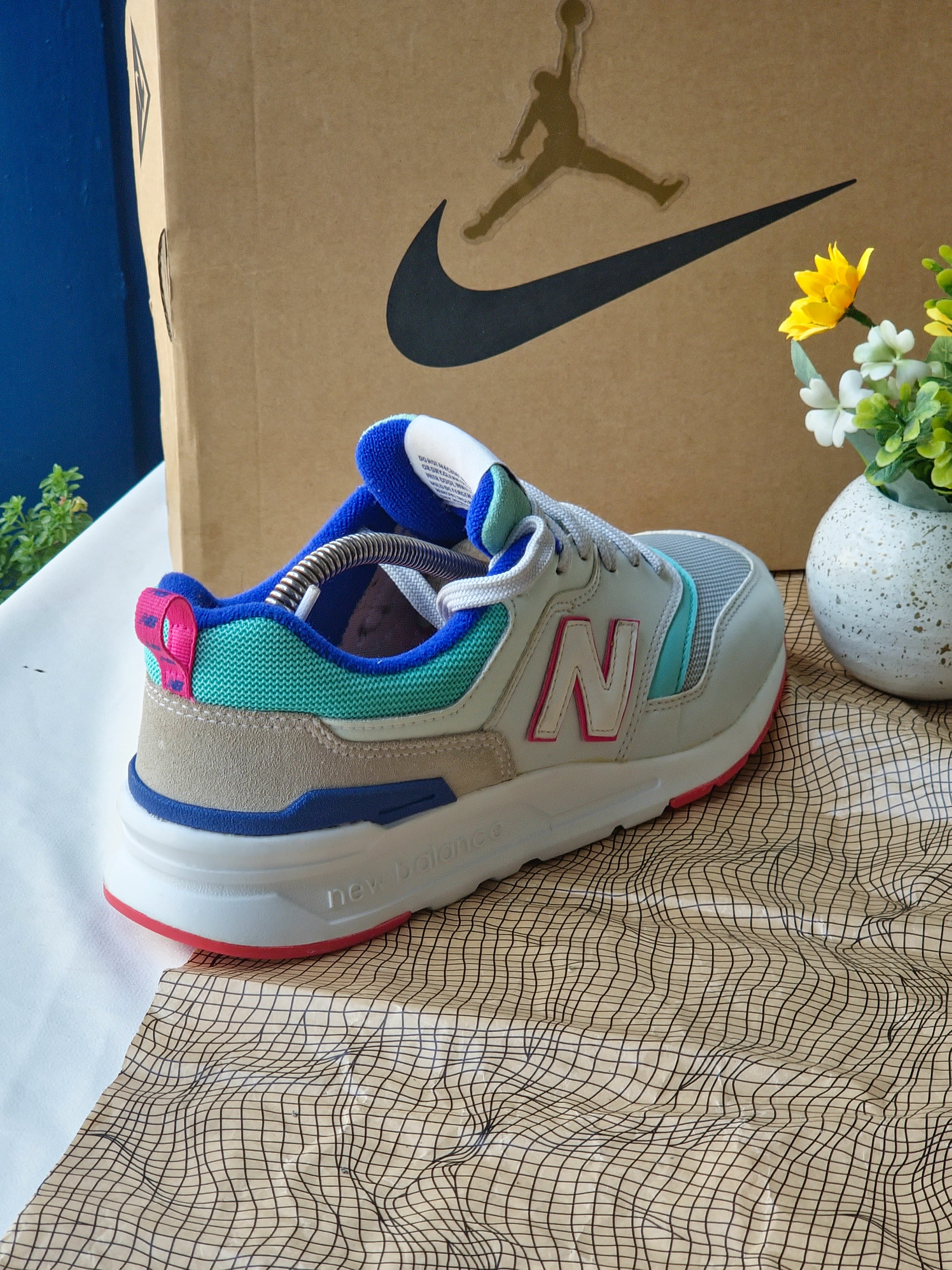 NEW BALANCE