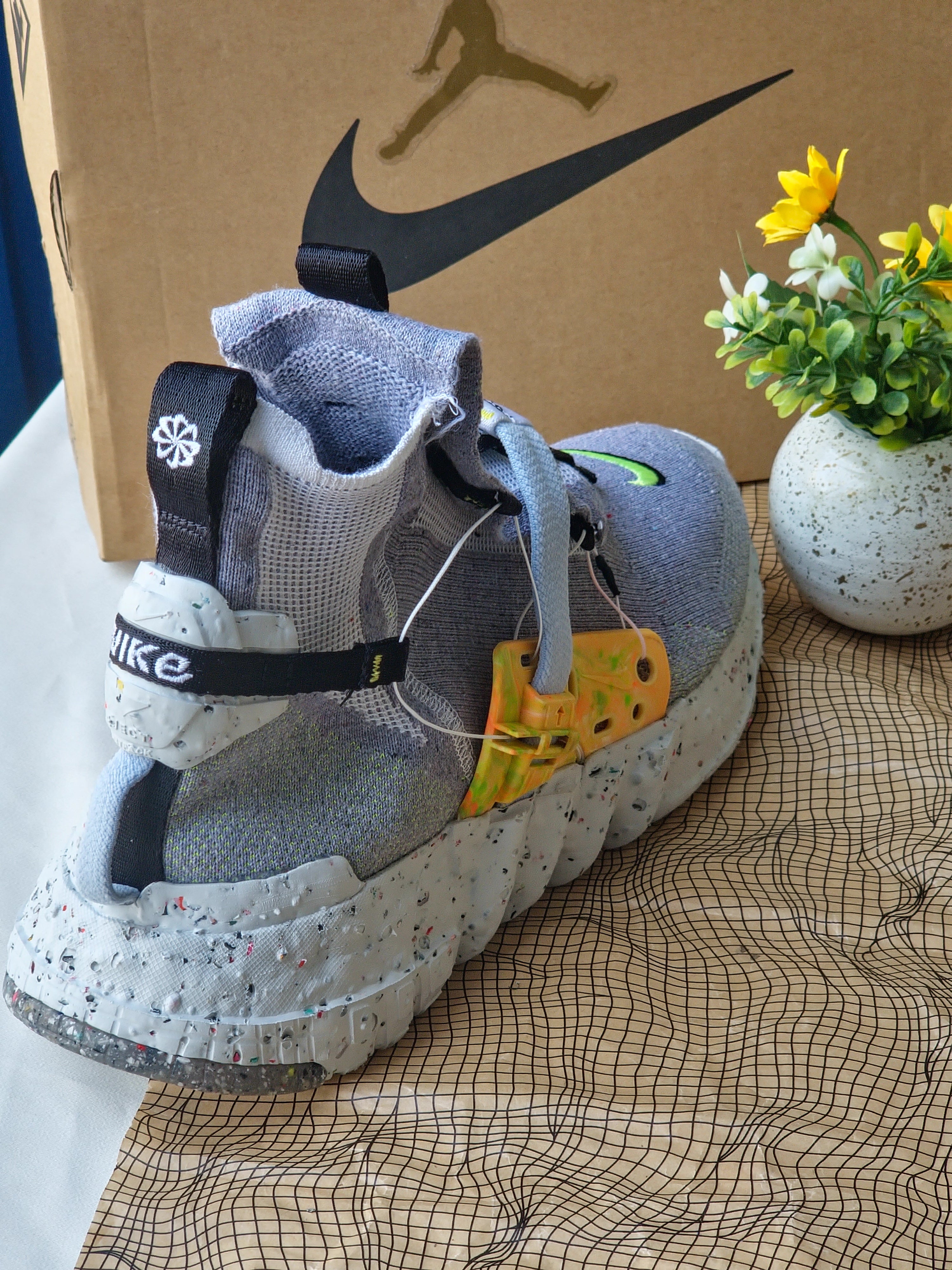 NIKE