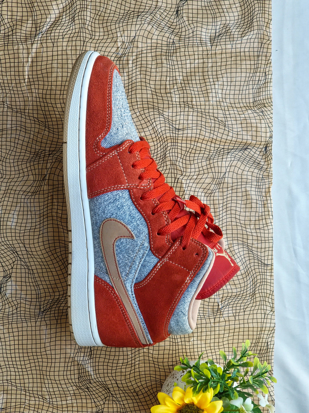 NIKE