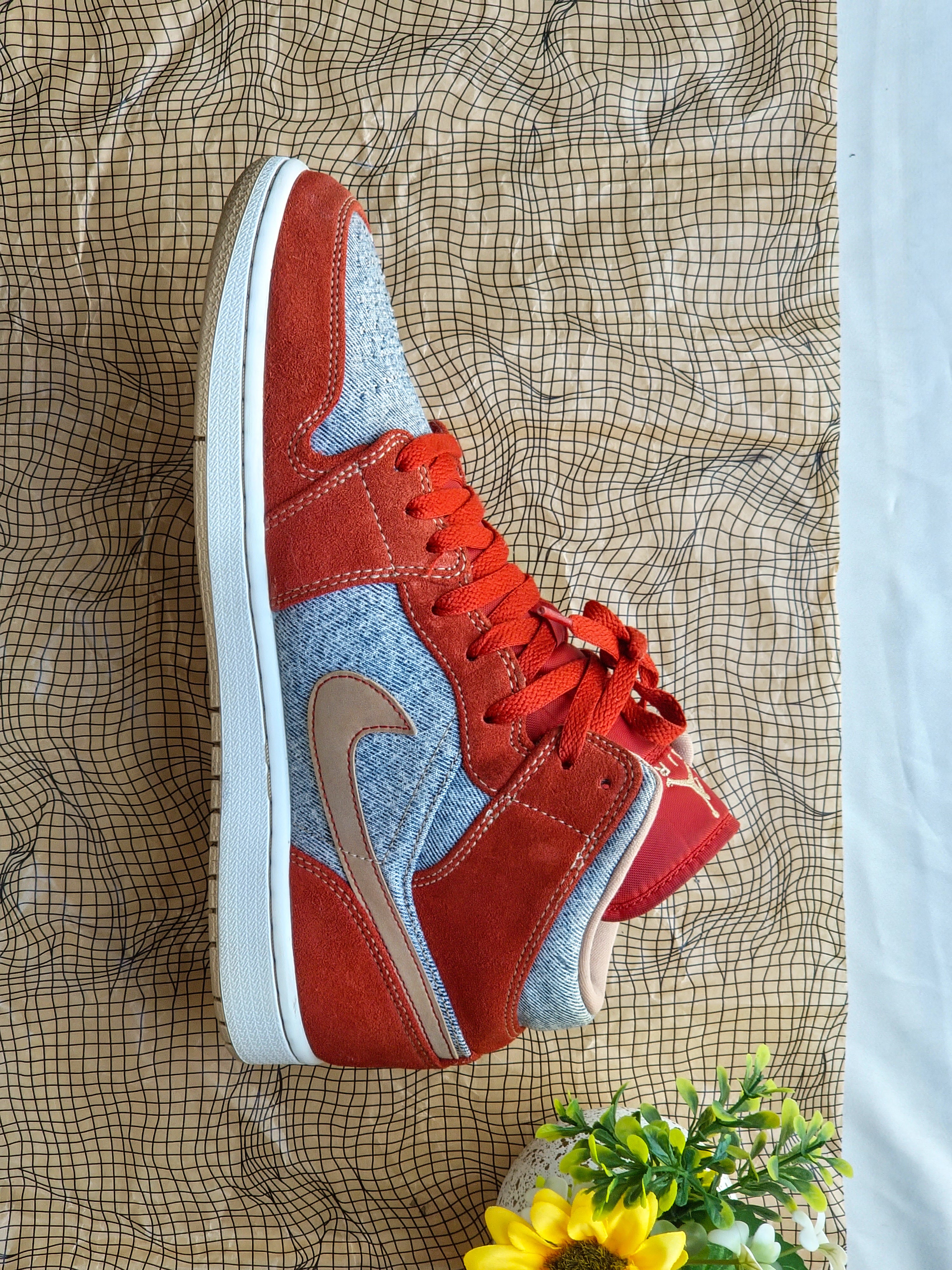 NIKE