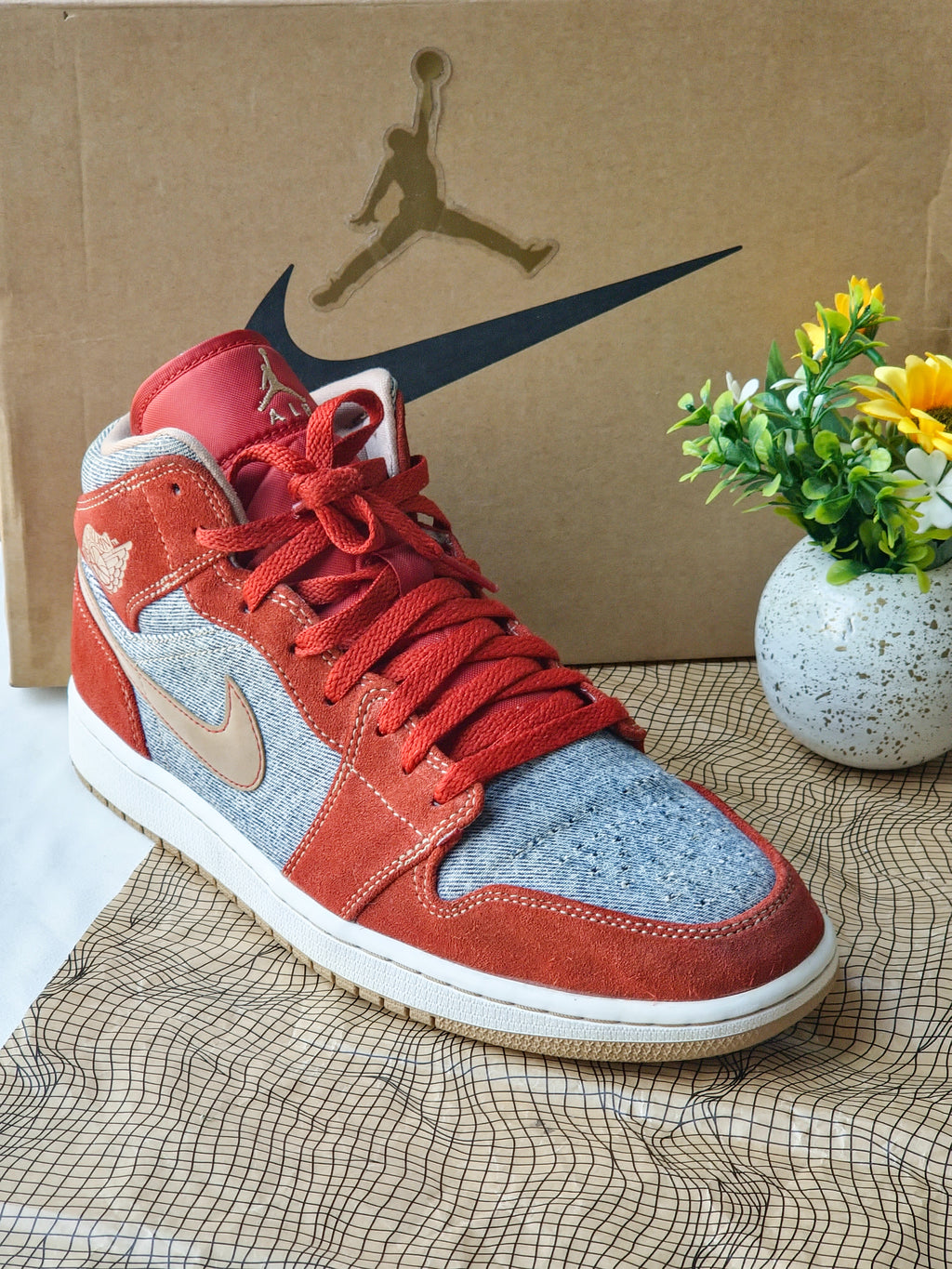 NIKE