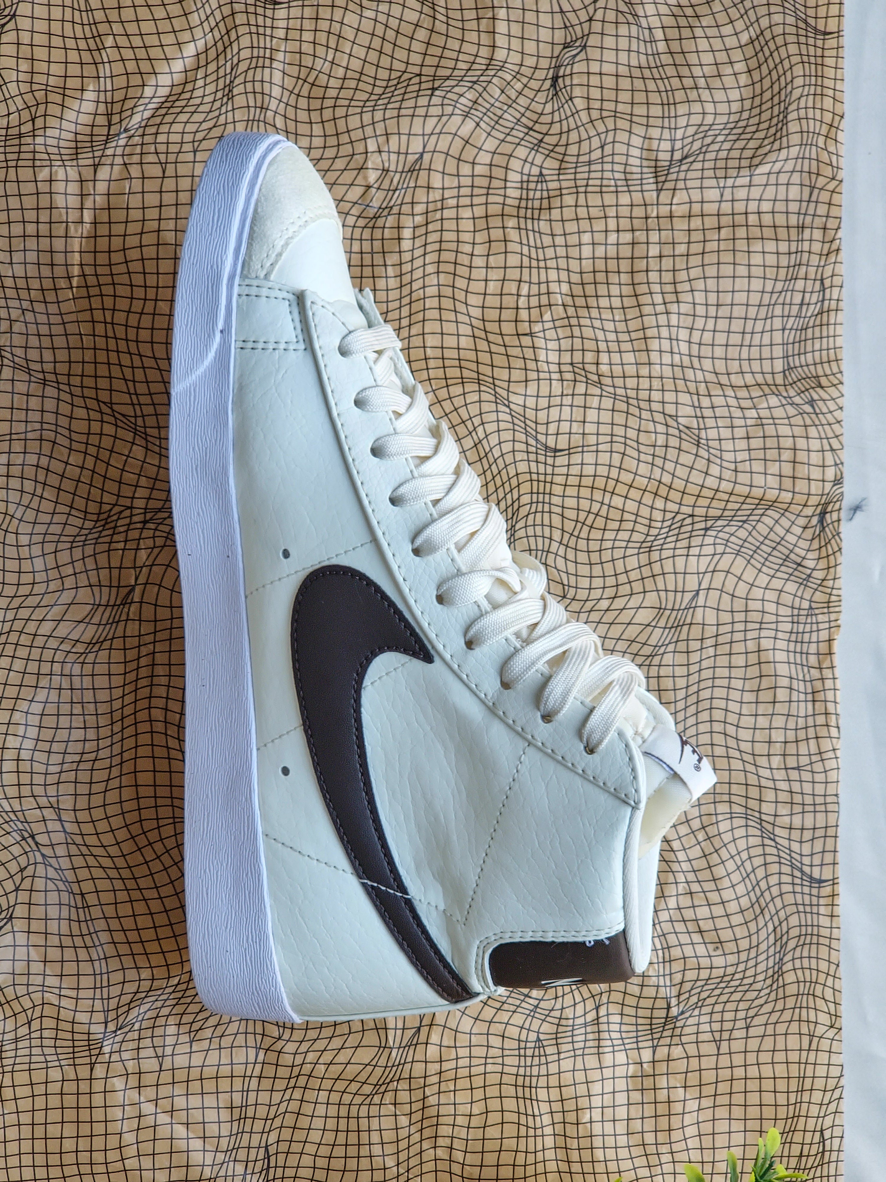 NIKE