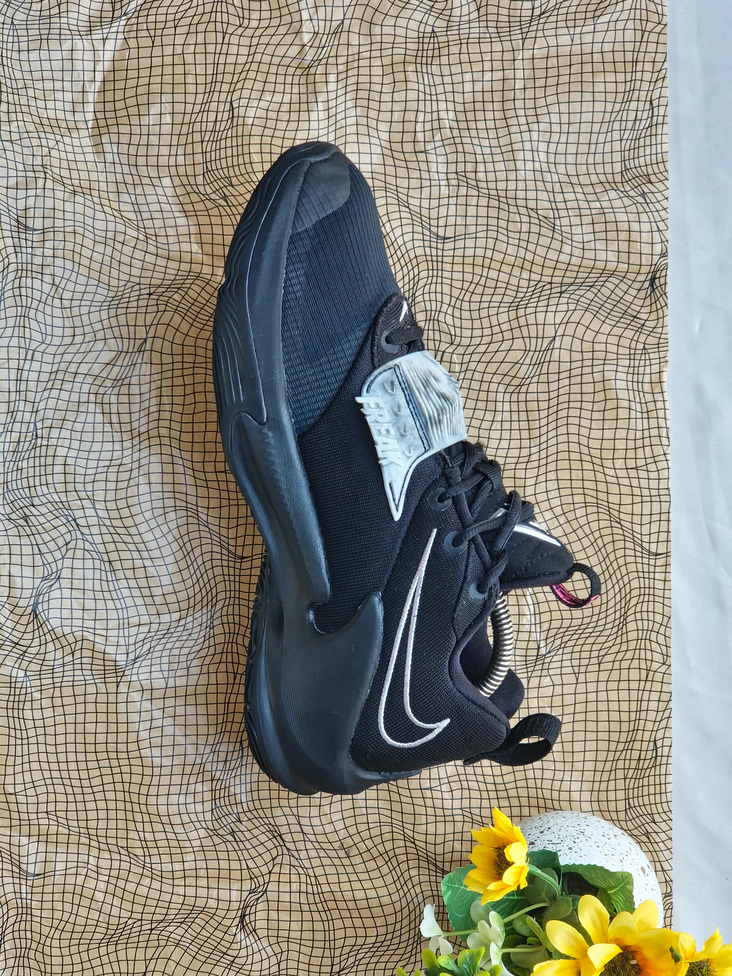 NIKE