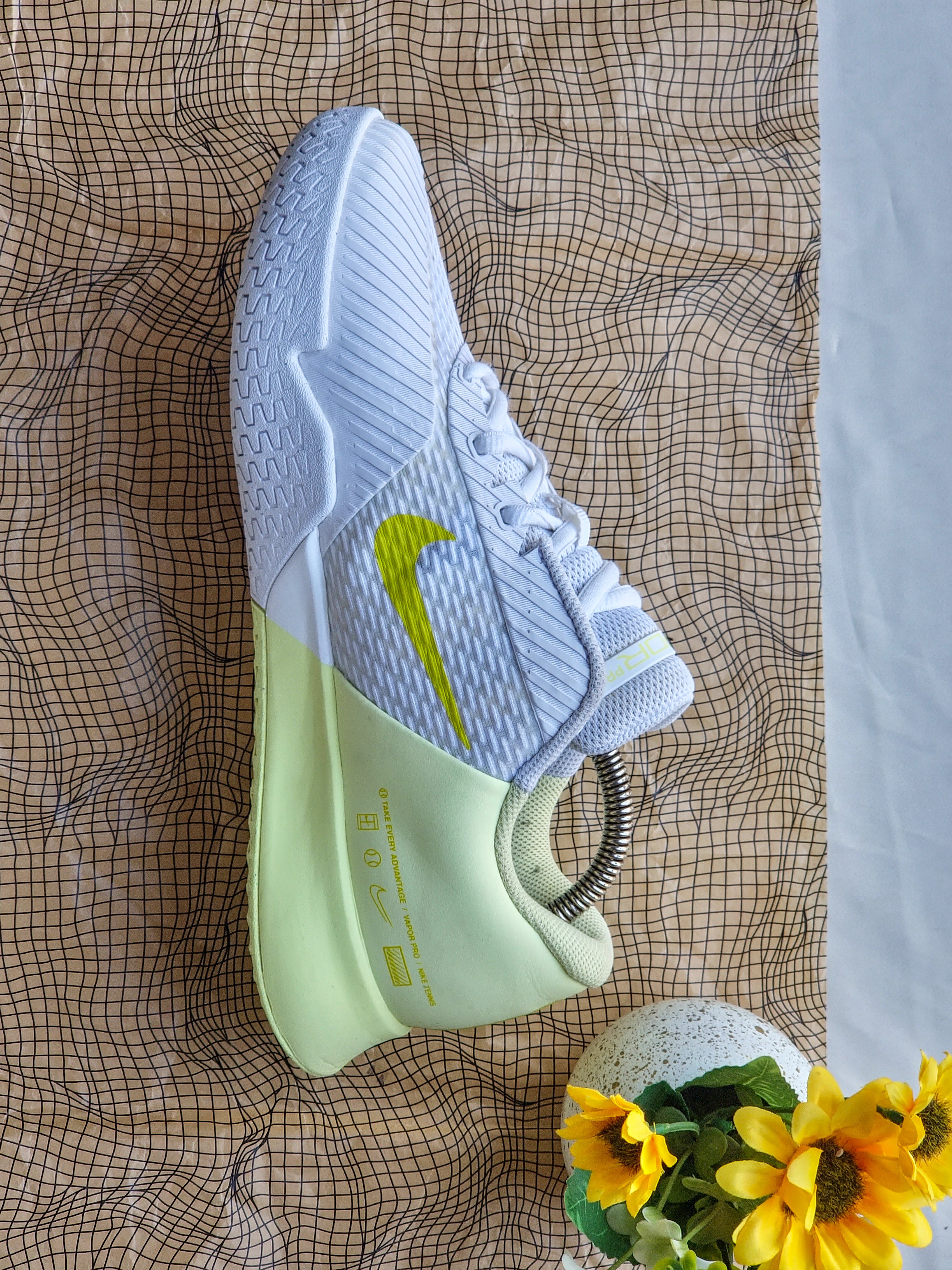 NIKE